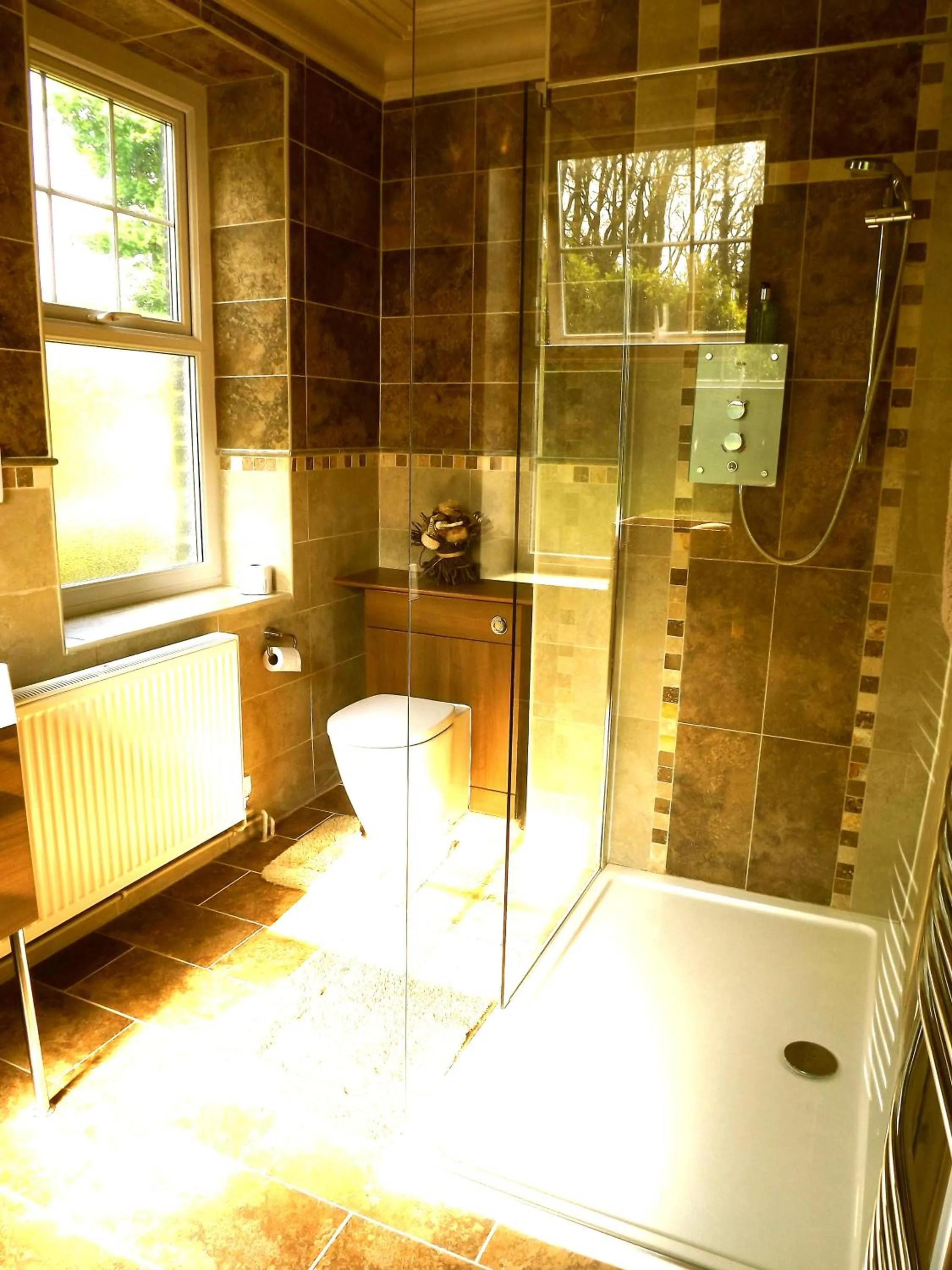 Shower in Broadway Country House