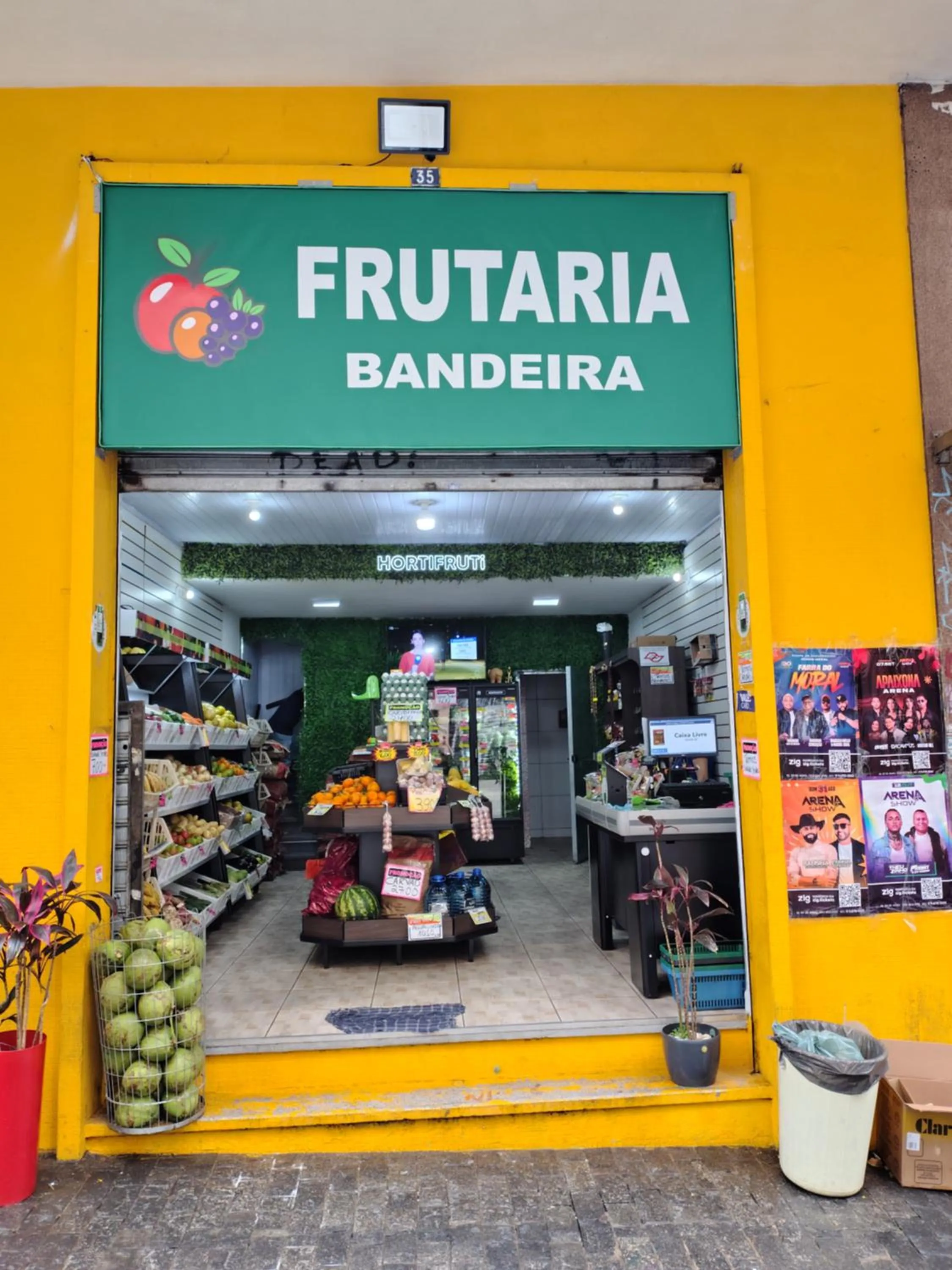 Supermarket/grocery shop in Hotel Paris