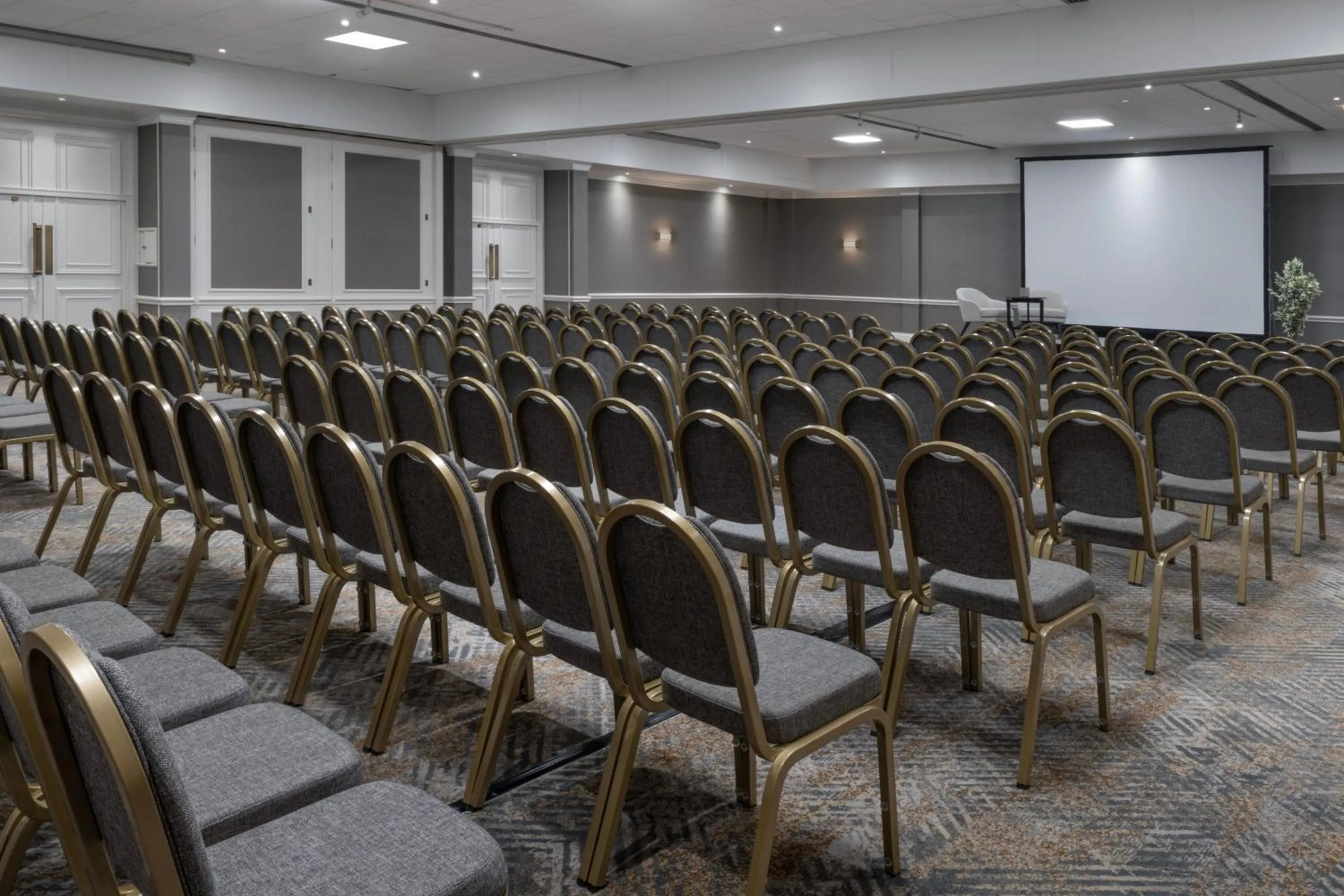 Meeting/conference room in Delta Hotels by Marriott Heathrow Windsor