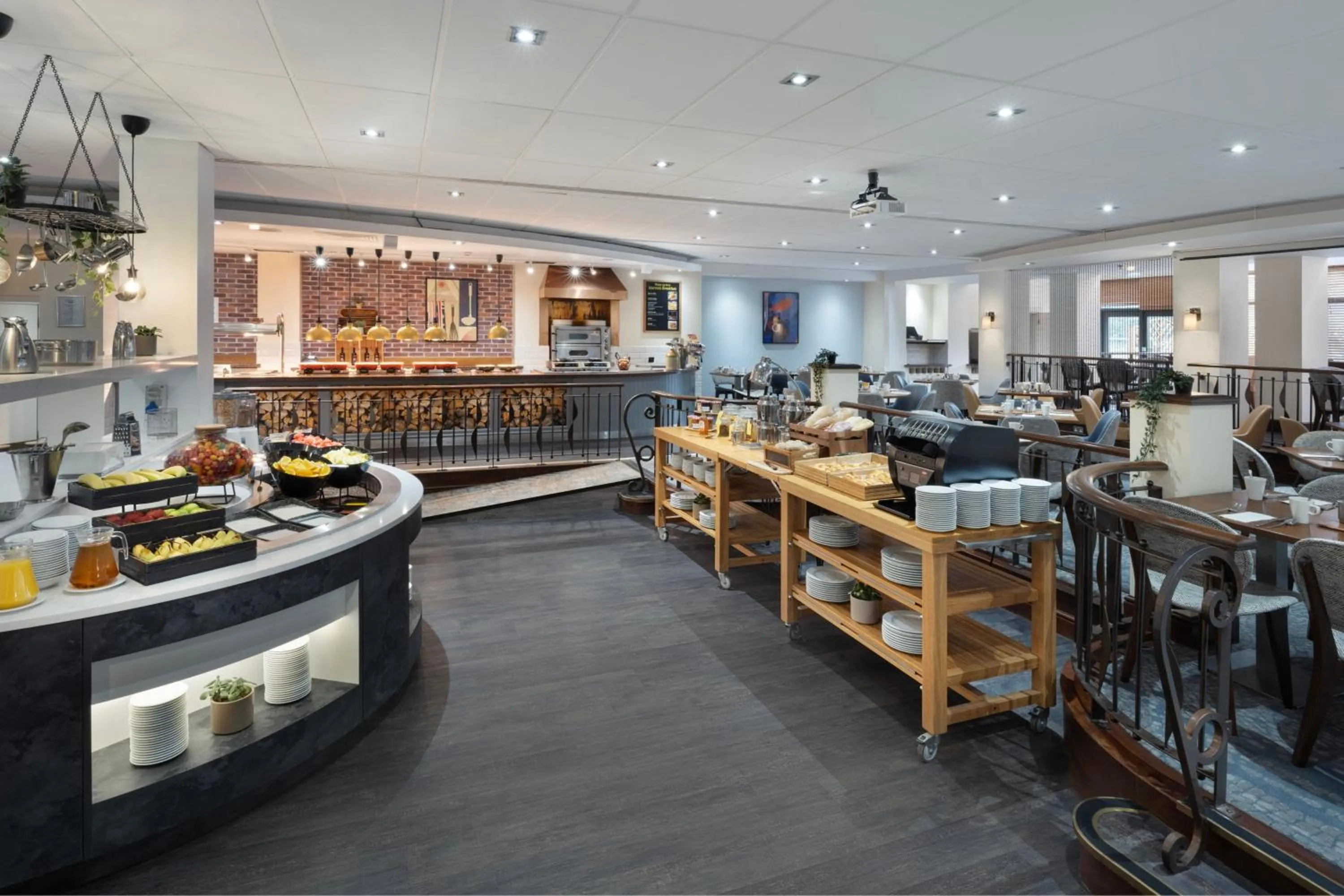 Kitchen or kitchenette in Delta Hotels by Marriott Heathrow Windsor