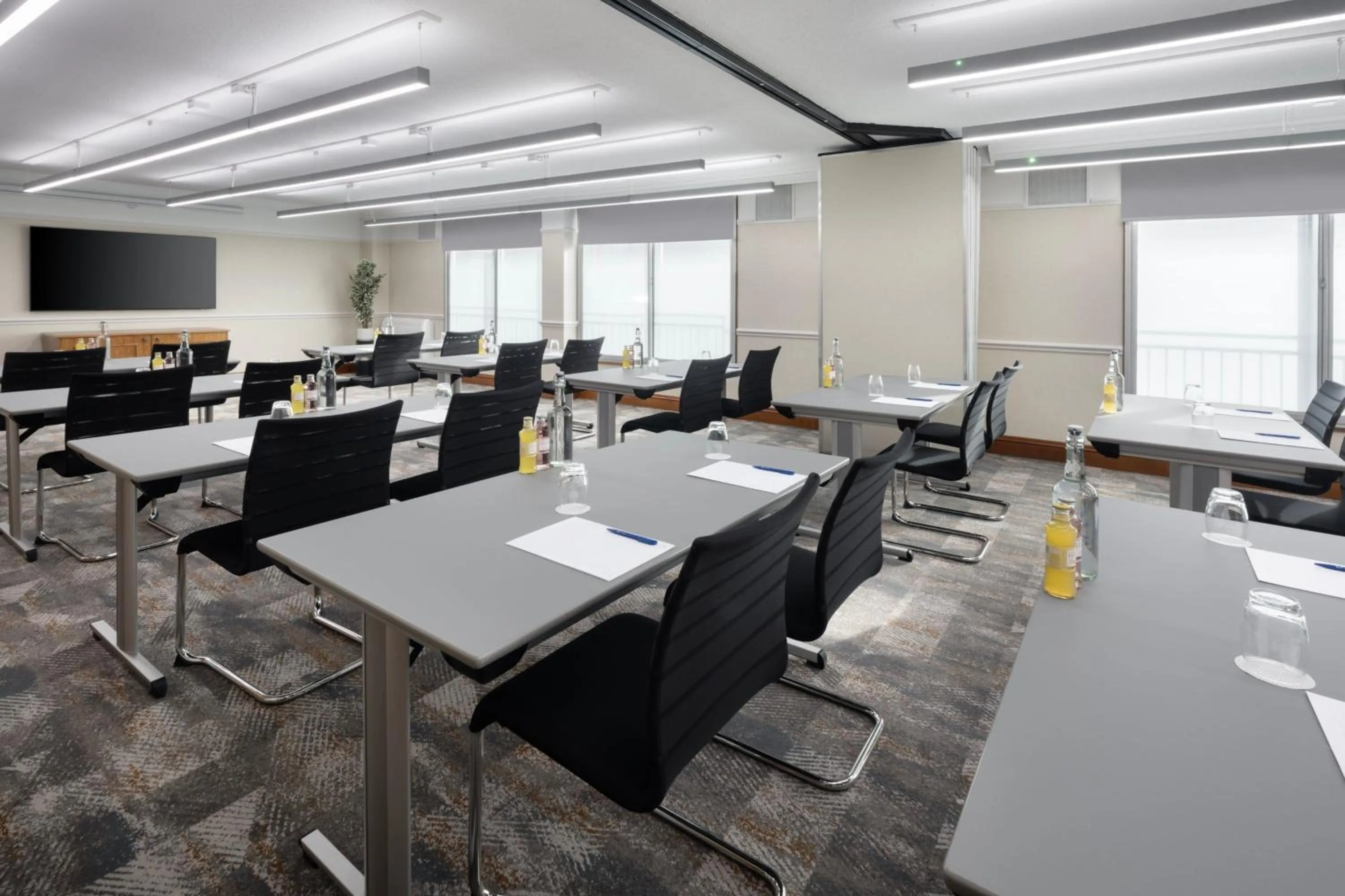 Meeting/conference room in Delta Hotels by Marriott Heathrow Windsor