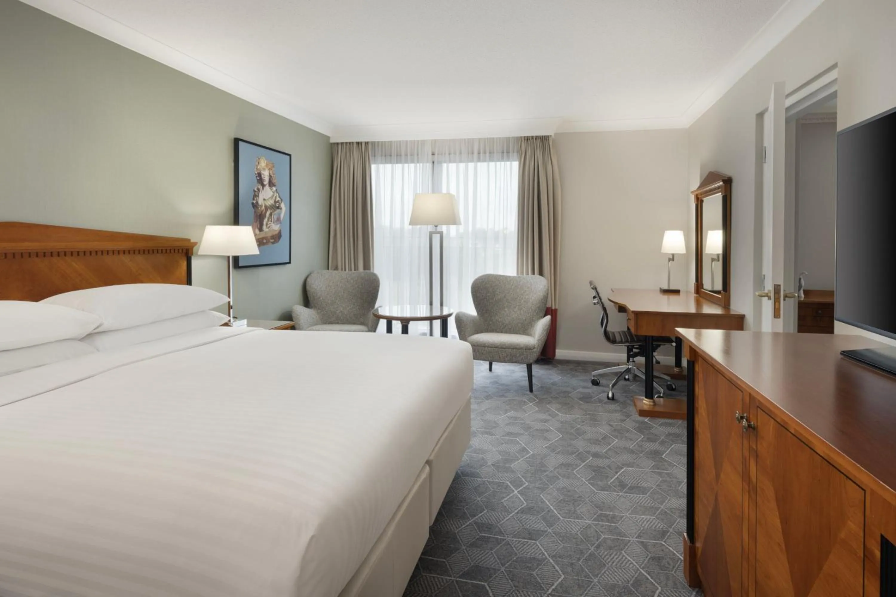 Bedroom, Bed in Delta Hotels by Marriott Heathrow Windsor