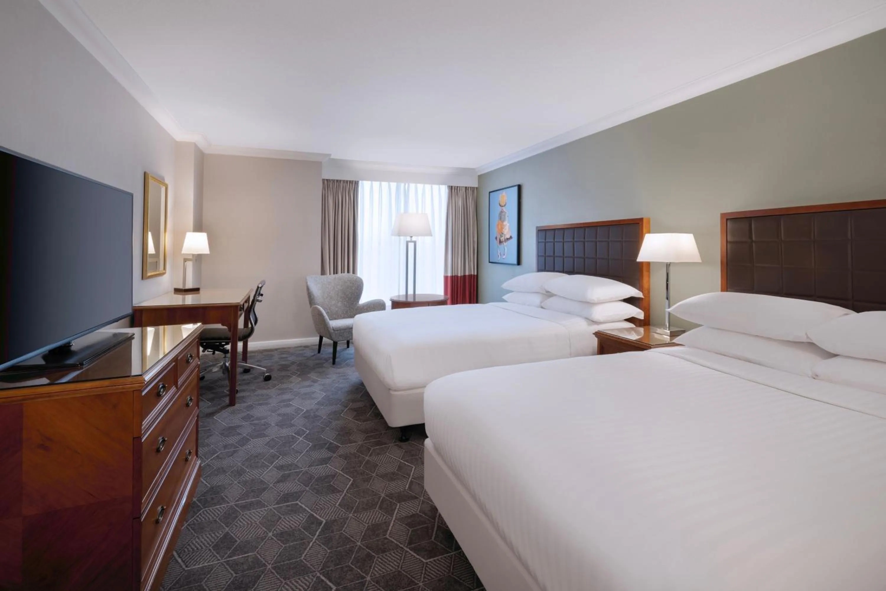 Photo of the whole room, Bed in Delta Hotels by Marriott Heathrow Windsor