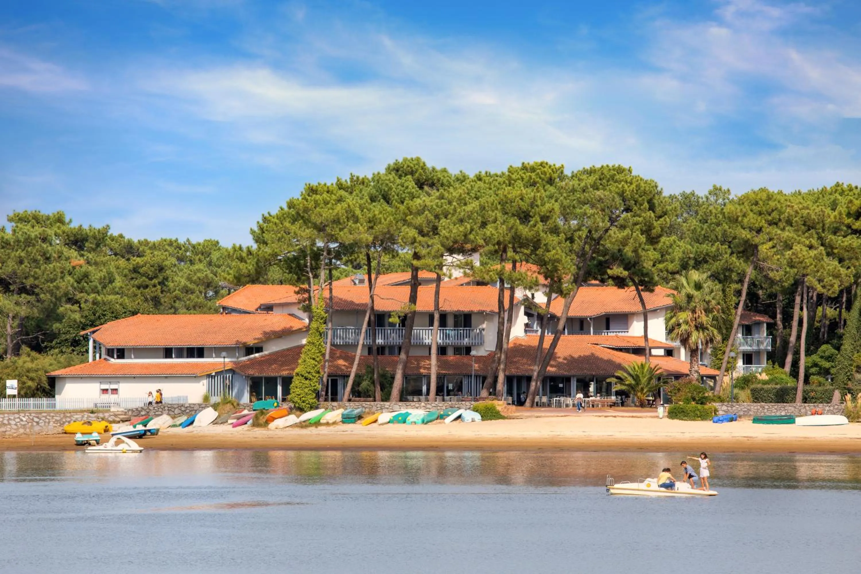 Property building in SOWELL Family Pignada Plage