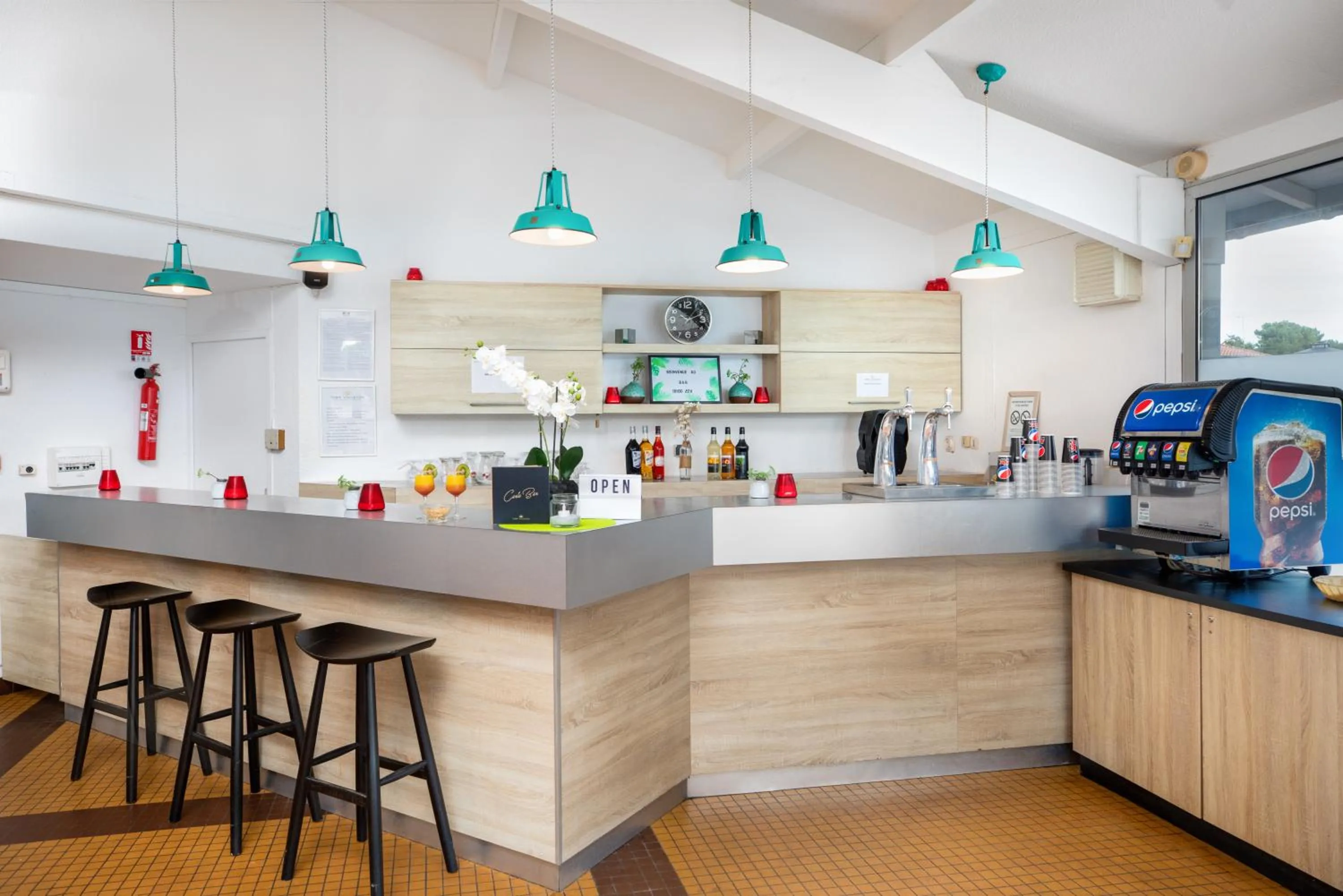 Lounge or bar in SOWELL Family Pignada Plage