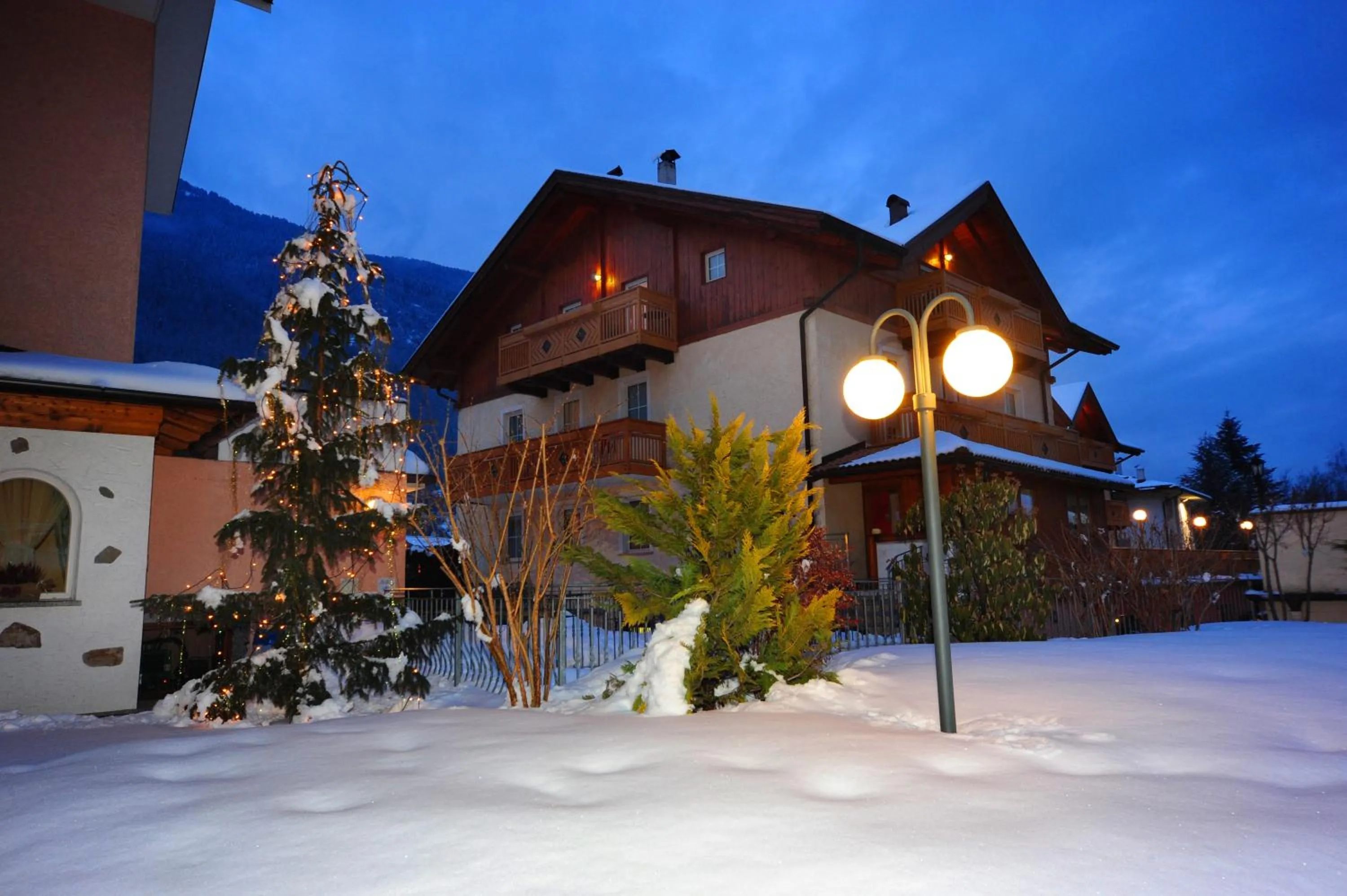 Winter in Albergo Dimaro Wellness Hotel