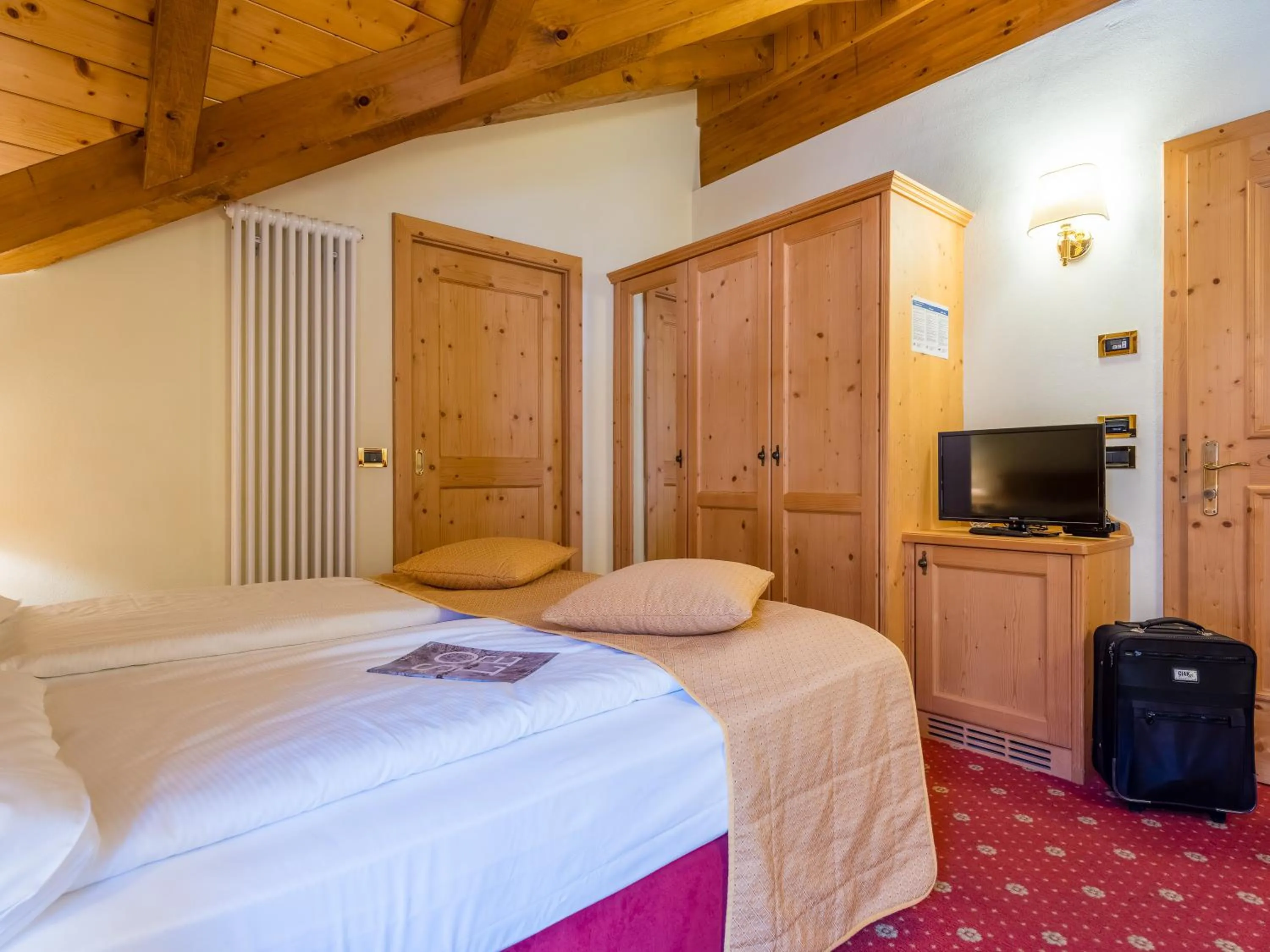 Bed in Albergo Dimaro Wellness Hotel