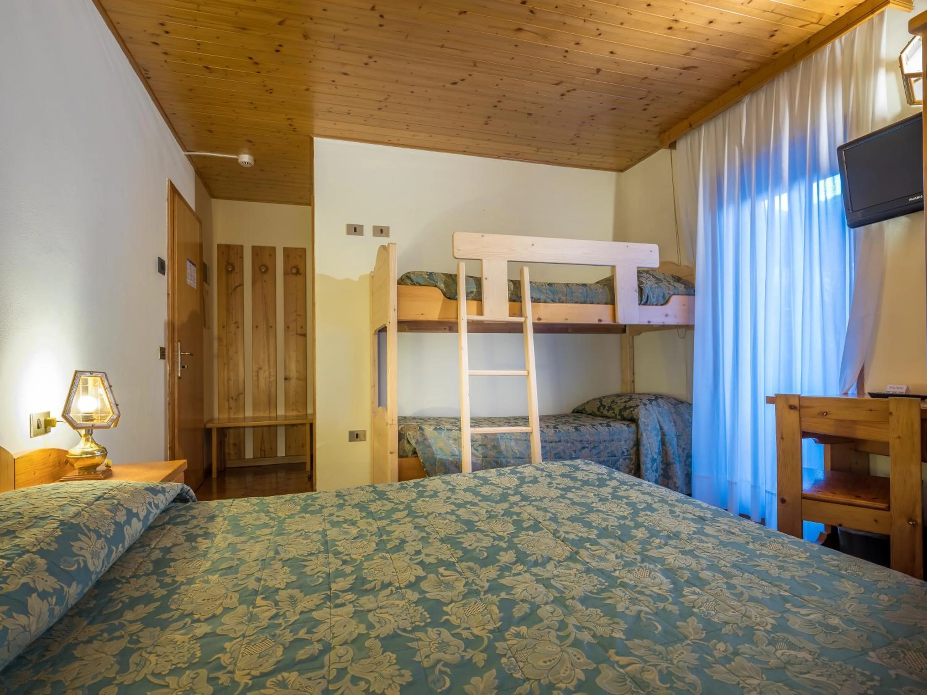 Bed in Albergo Dimaro Wellness Hotel