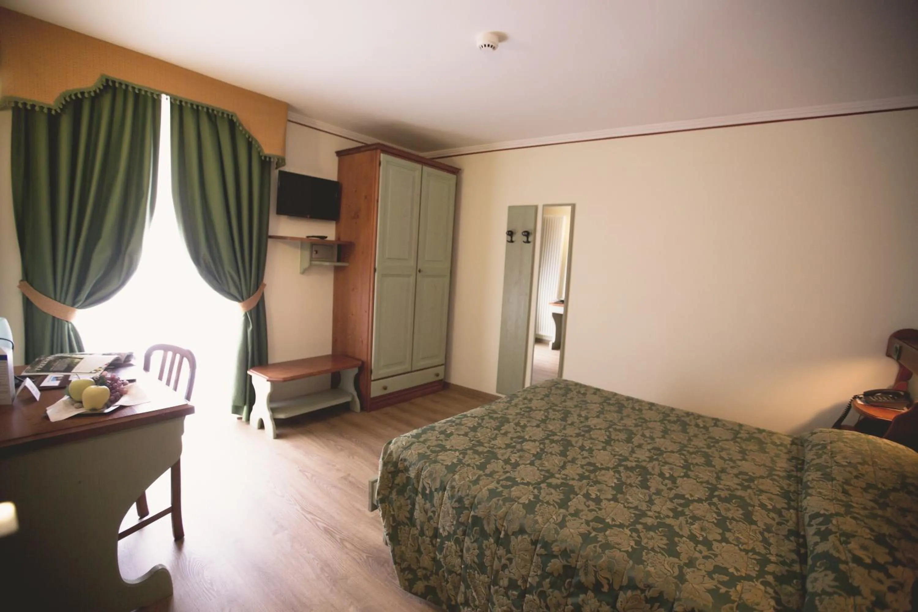 Day, Bed in Albergo Dimaro Wellness Hotel