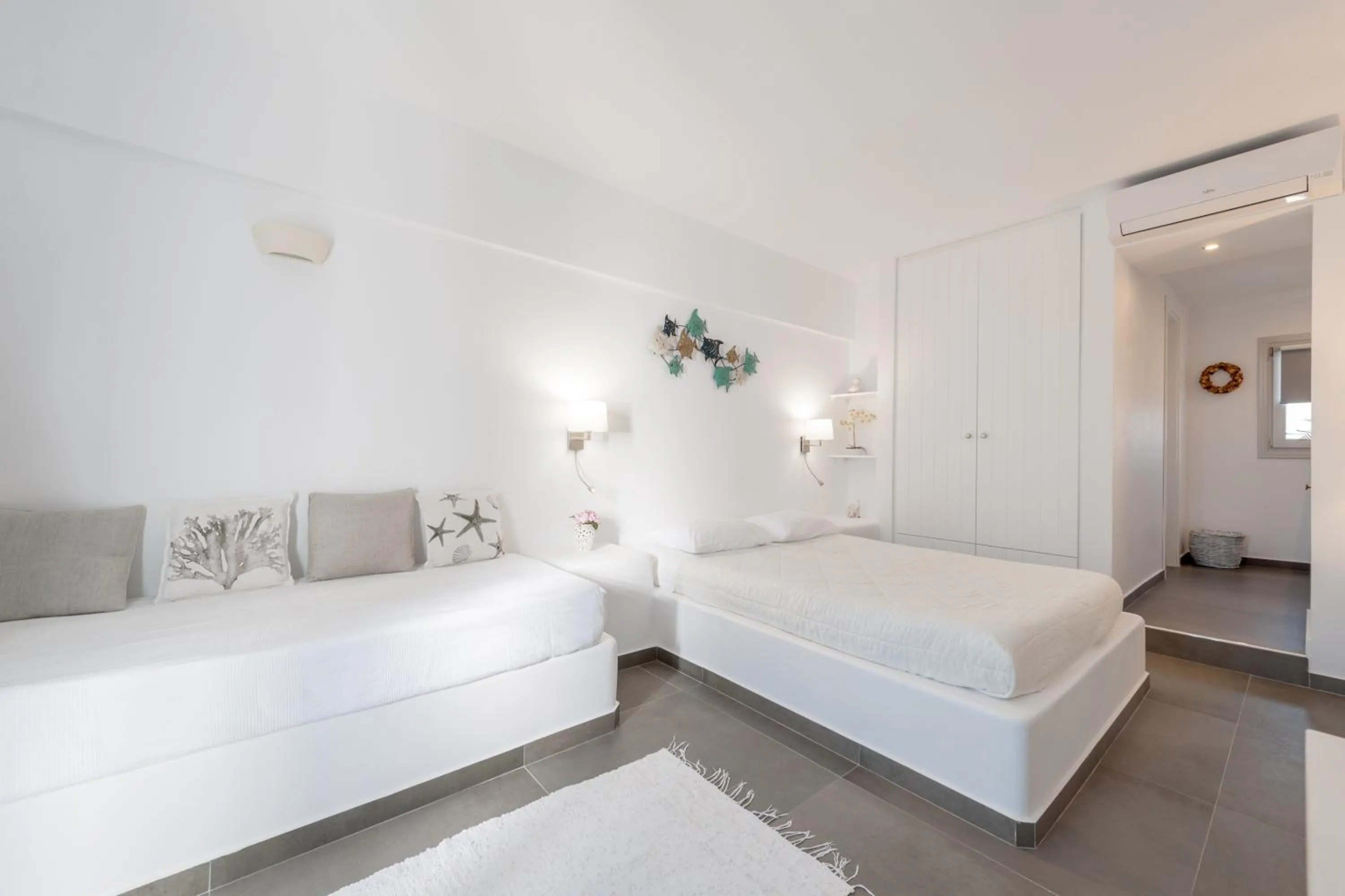 Bedroom, Bed in Strogili