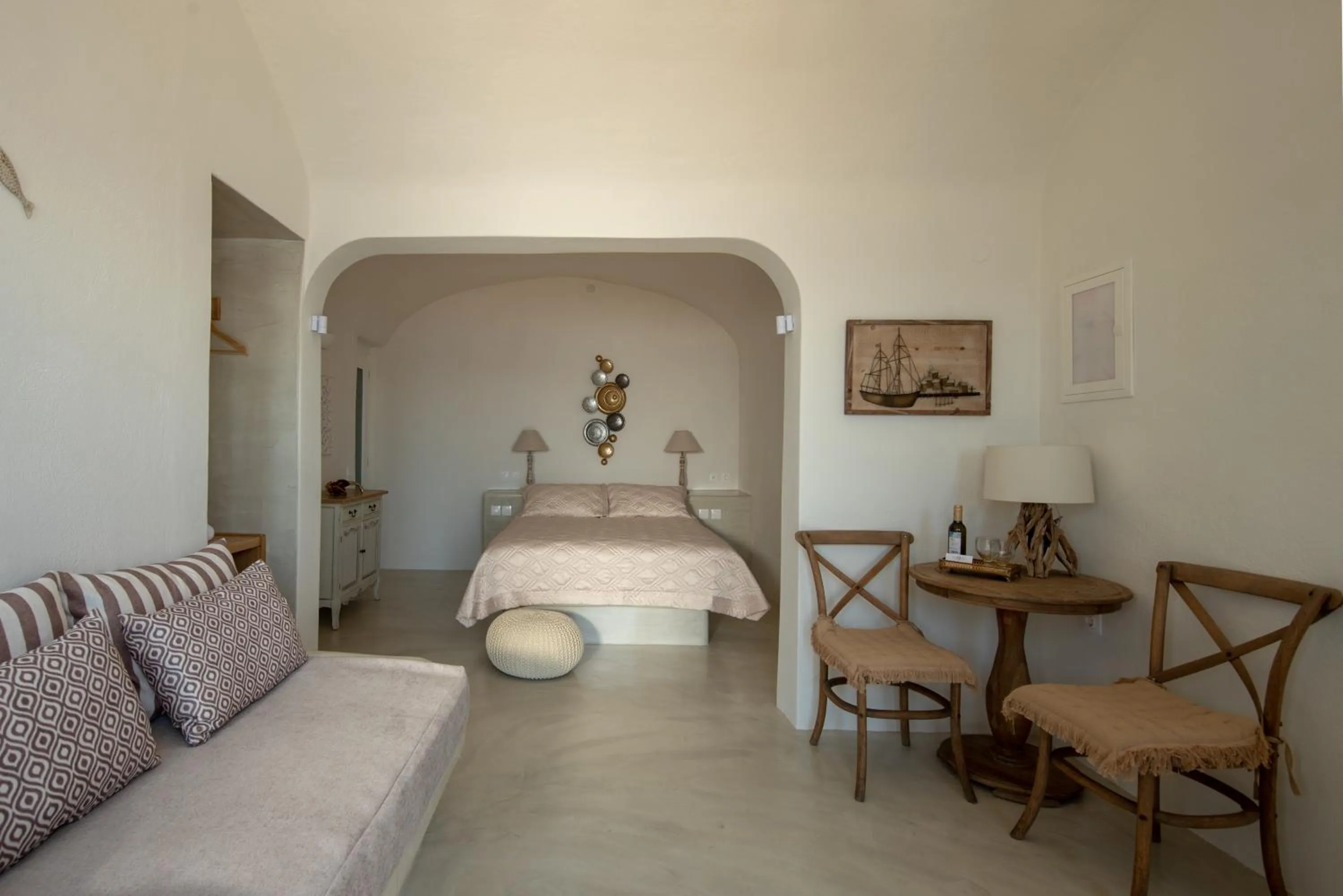 Bedroom, Bed in Strogili