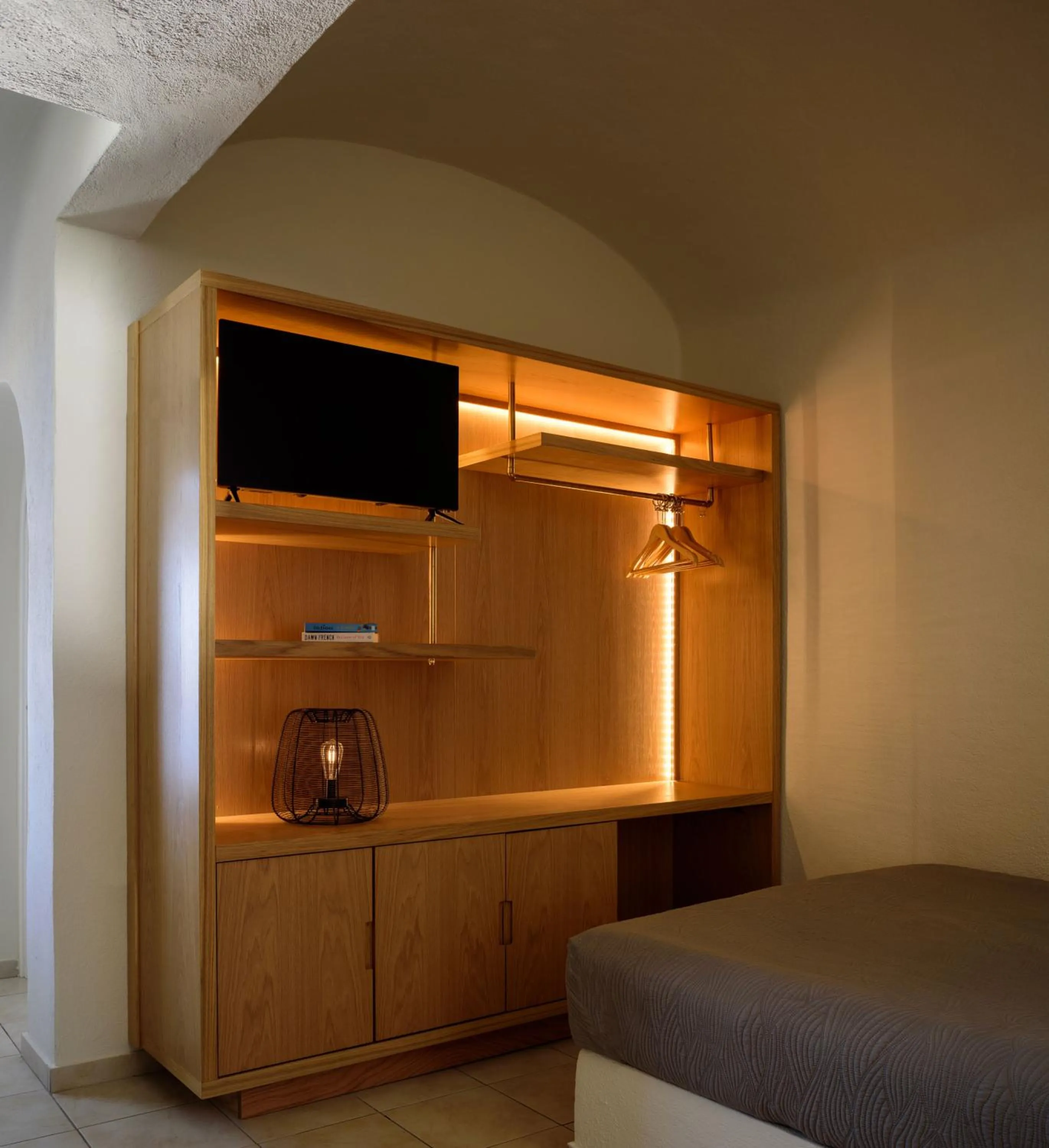 Bedroom, Bed in Strogili