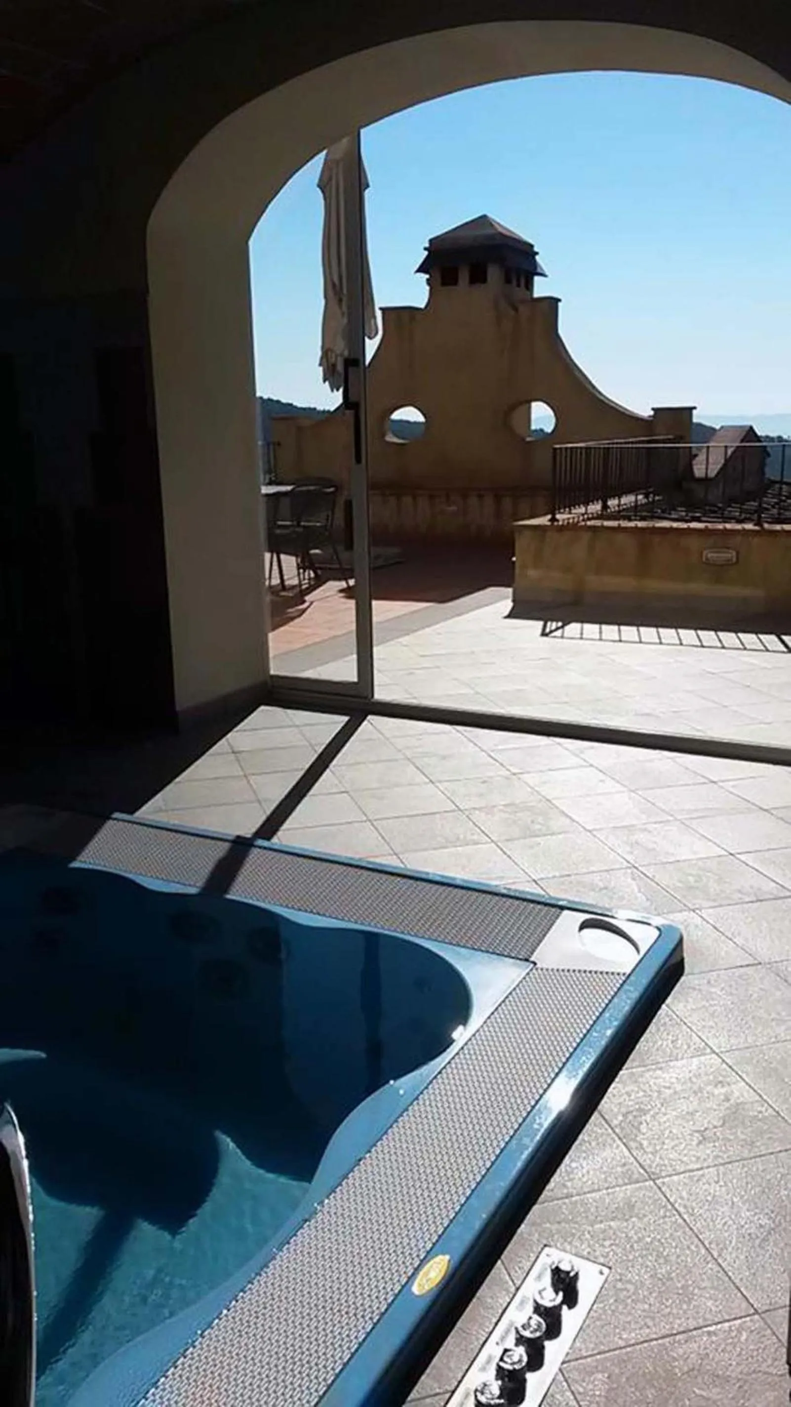 Hot Tub in Relais Villa Sensano
