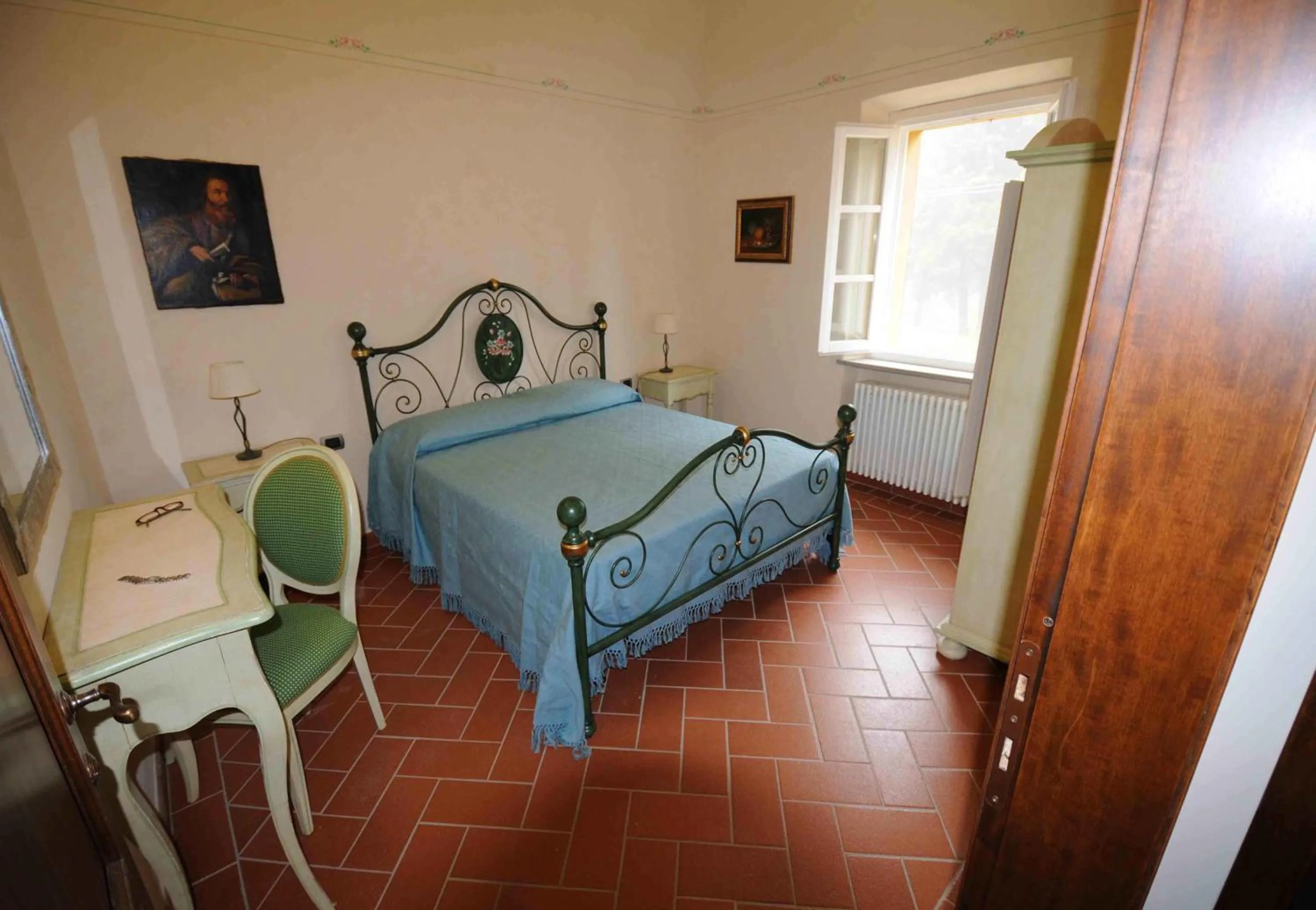 Photo of the whole room, Bed in Relais Villa Sensano
