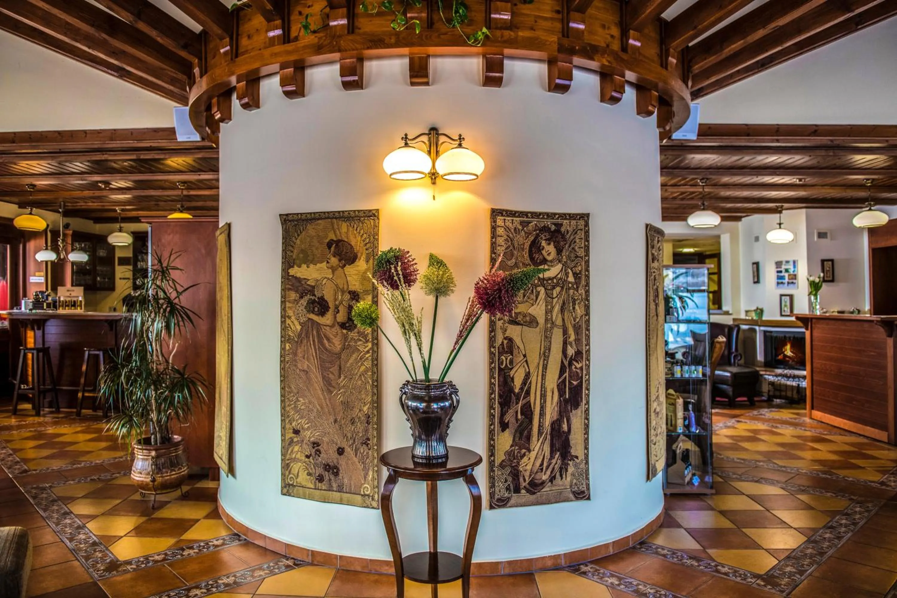 Lounge or bar in Hotel Forest Hills