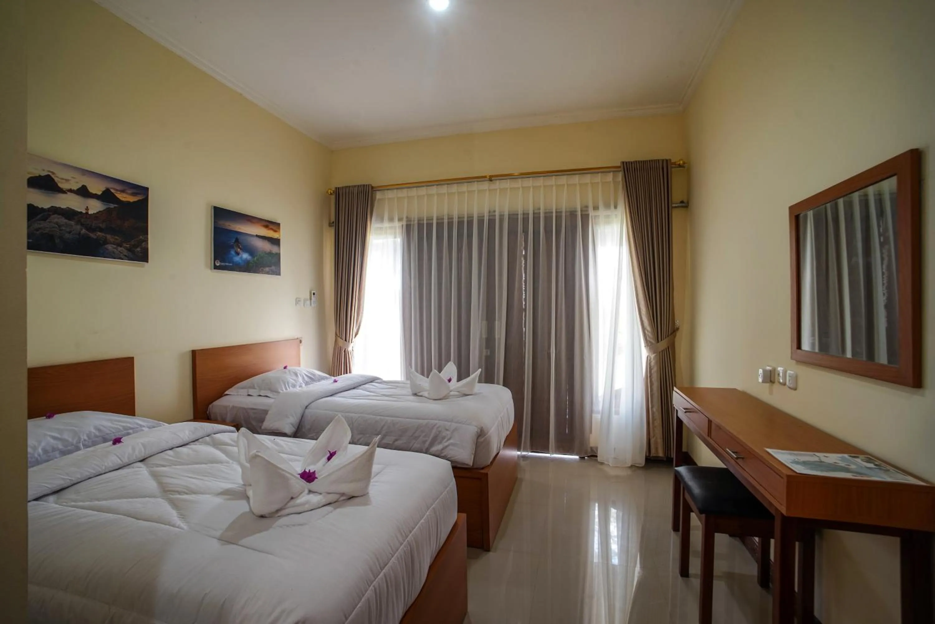 Bed in Tunak Cottage