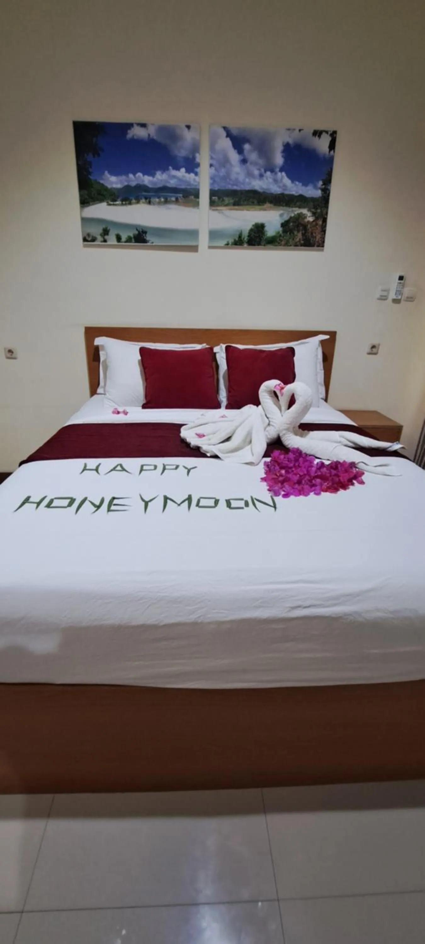 Decorative detail, Bed in Tunak Cottage