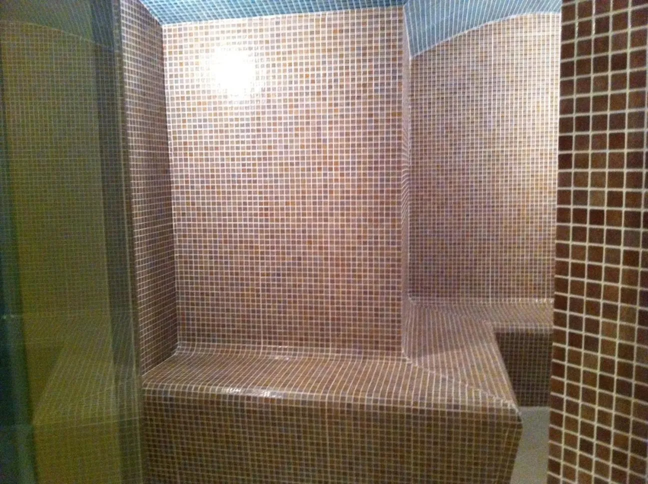 Steam room in Wakra Inn Hotel Apartments
