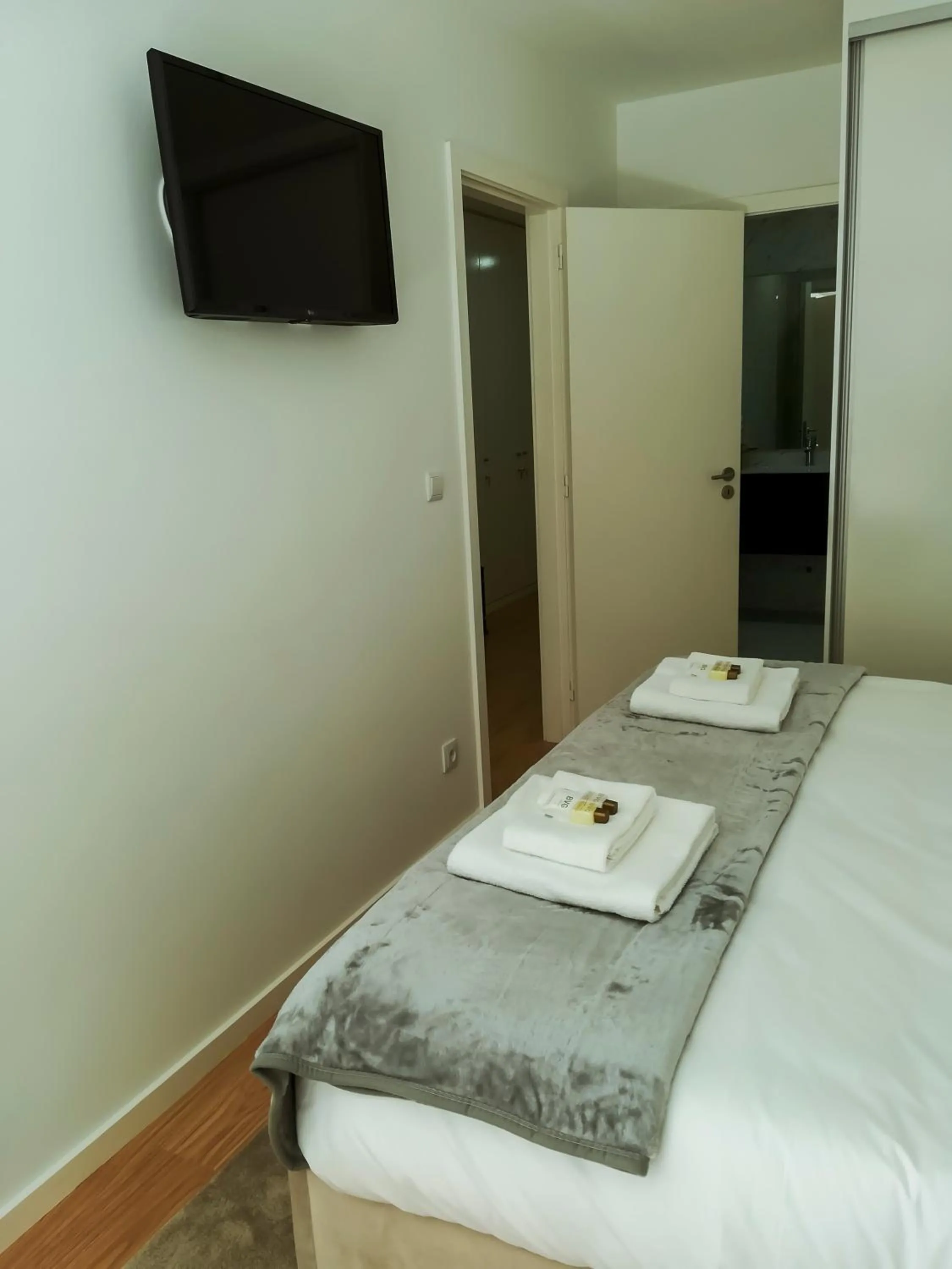 Bed in Nightingale Apartments