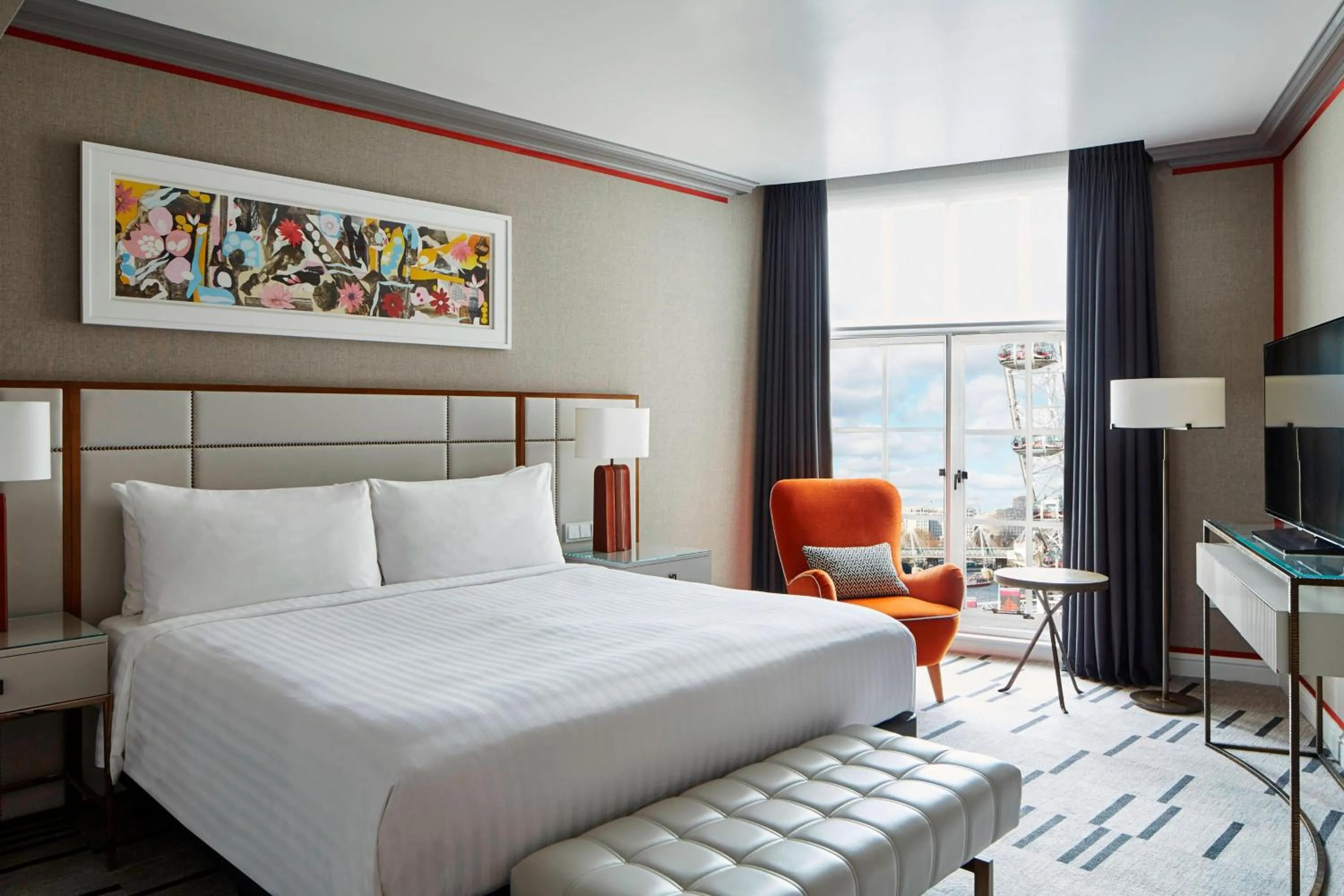 Bedroom, Bed in London Marriott Hotel County Hall