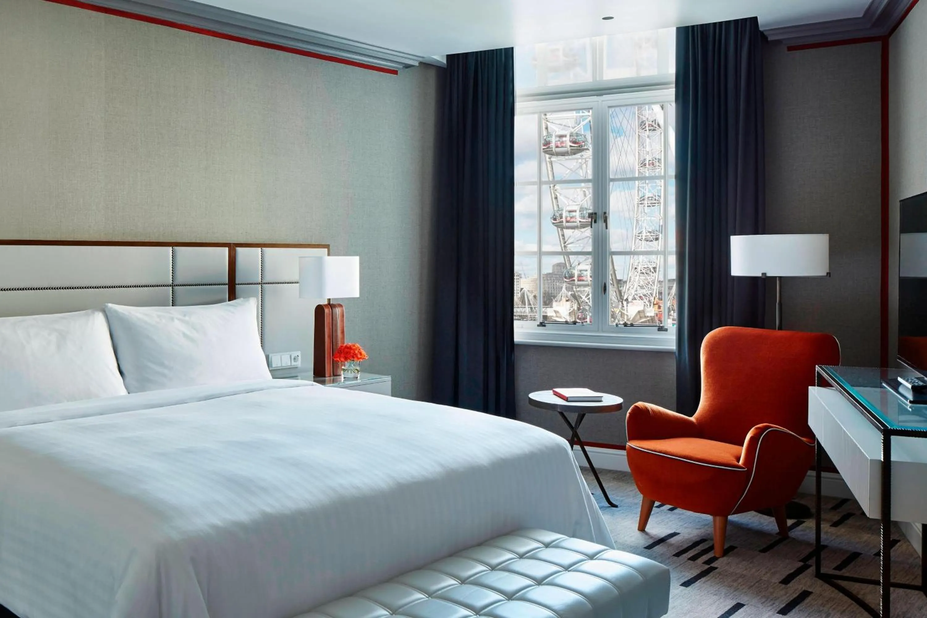 Bedroom, Bed in London Marriott Hotel County Hall