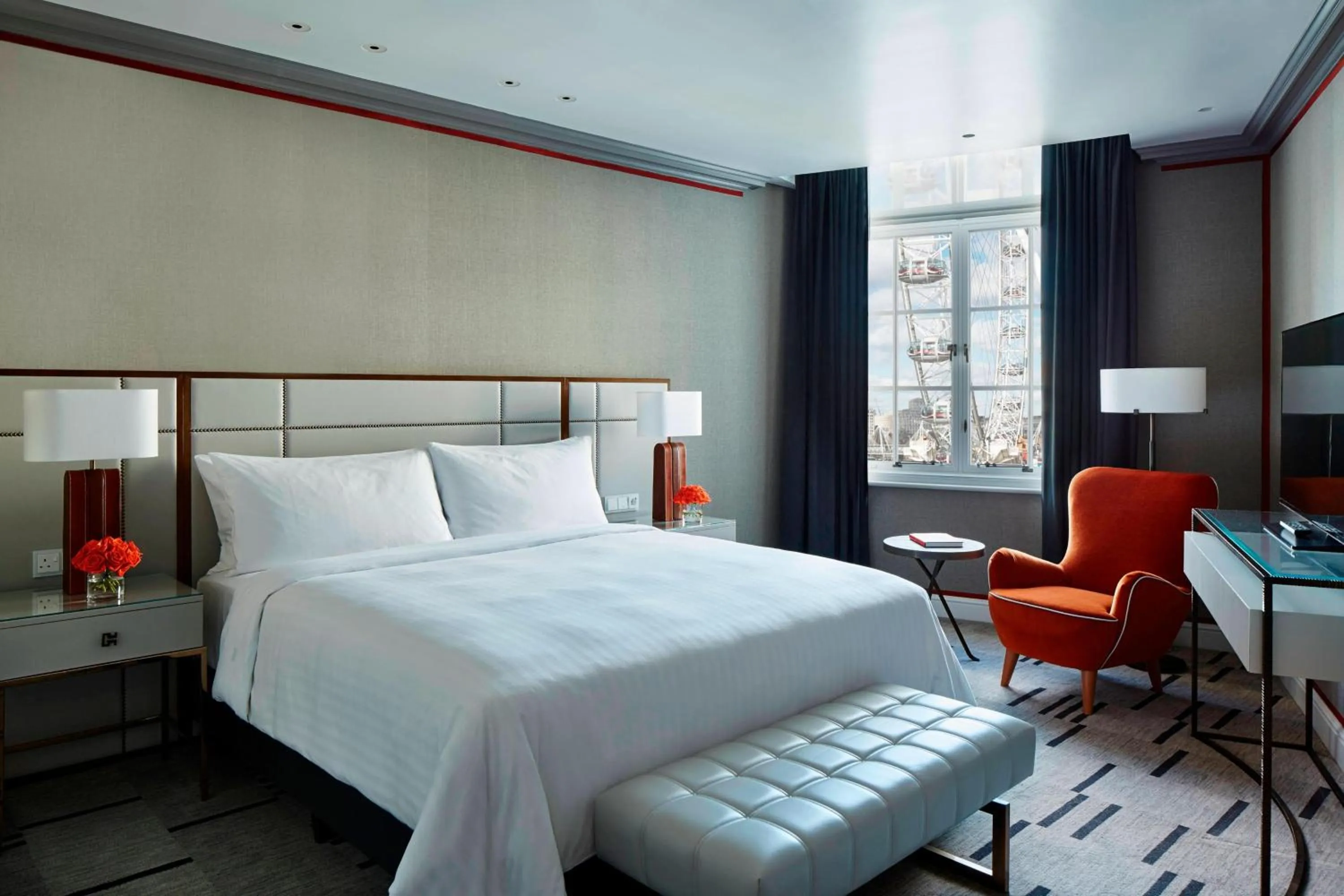 Bedroom, Bed in London Marriott Hotel County Hall