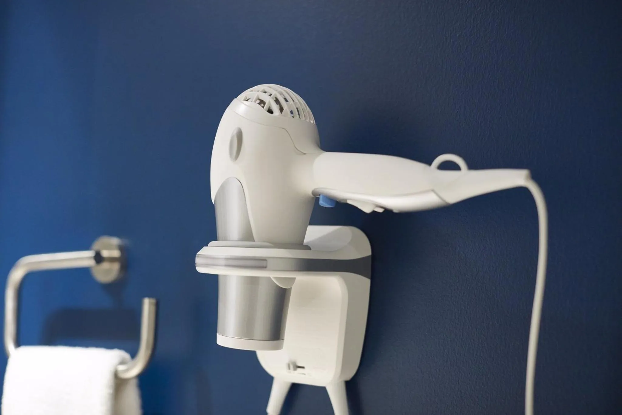 Photo of the whole room in One Acapulco Diamante