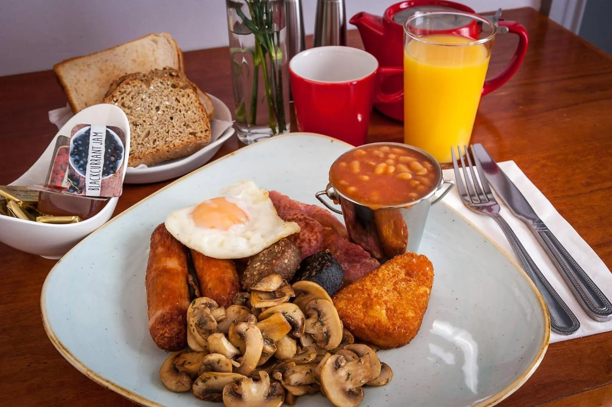 Food and drinks in Lake of Shadows Hotel