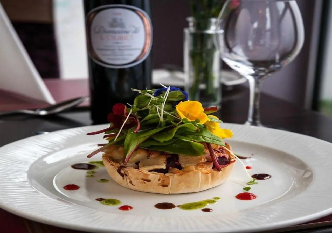 Food and drinks in Lake of Shadows Hotel