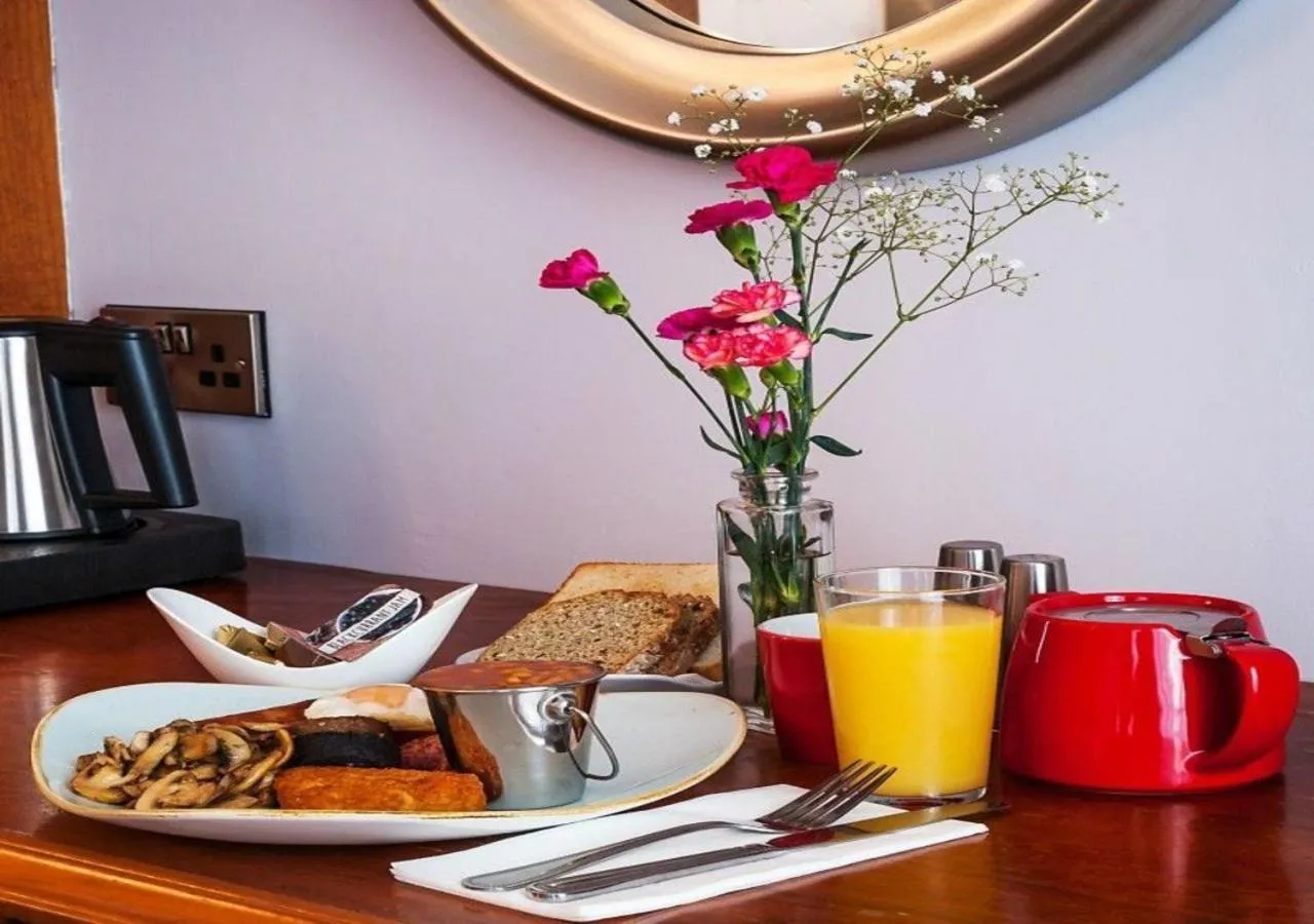 Food and drinks in Lake of Shadows Hotel