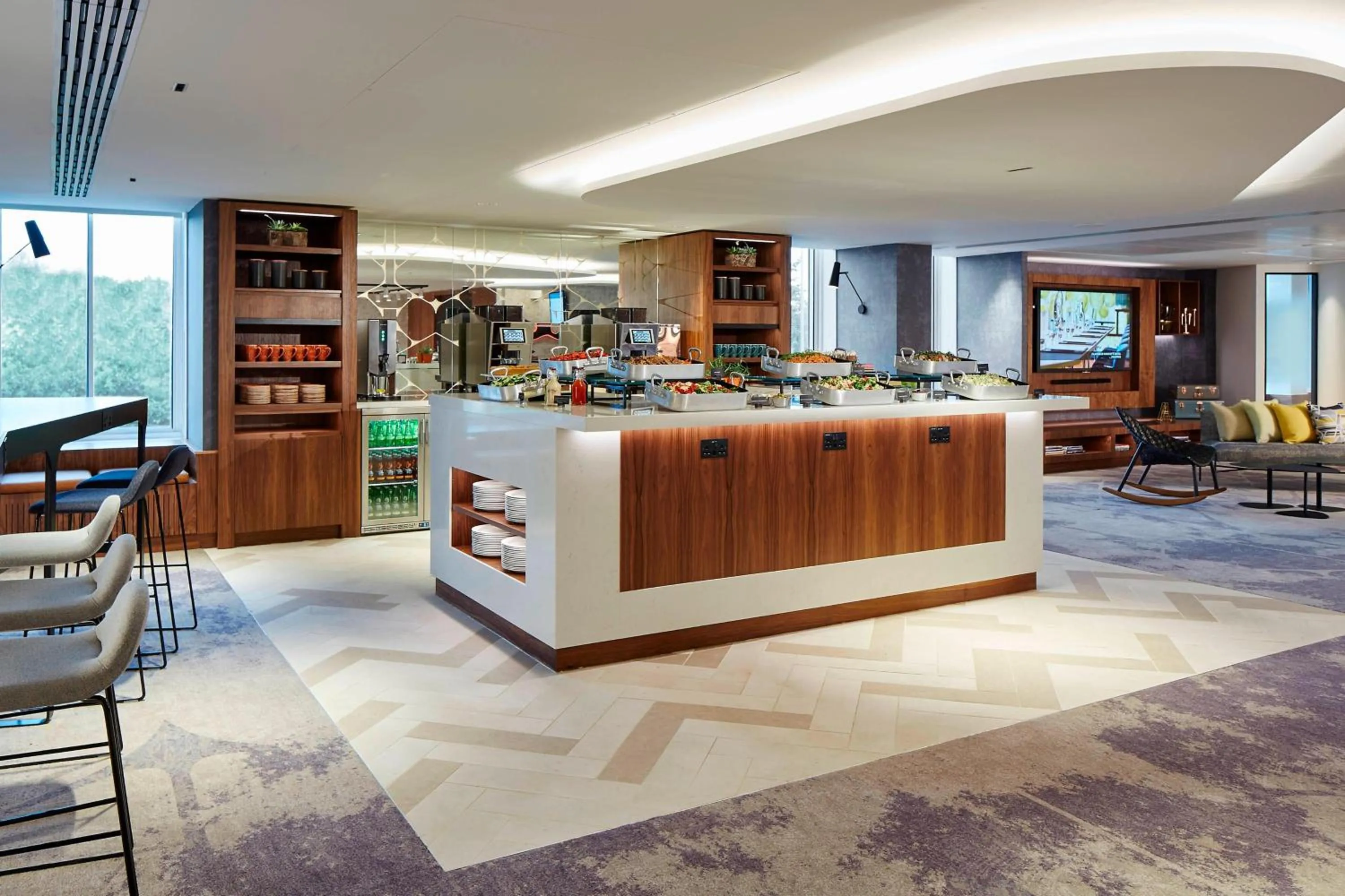 Lounge or bar in London Heathrow Marriott Hotel