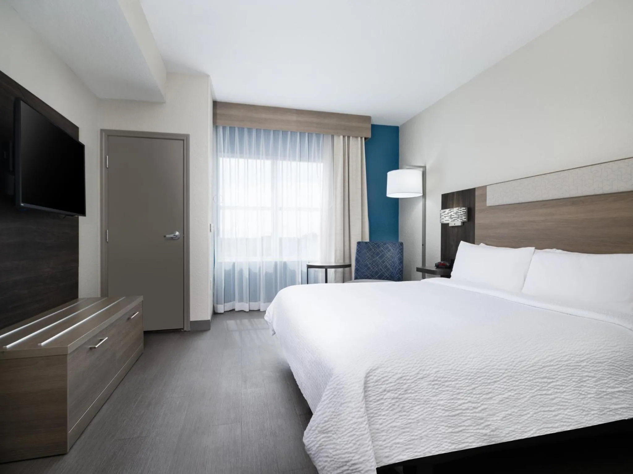 Photo of the whole room, Bed in Holiday Inn Express & Suites Lakeland North I-4 by IHG