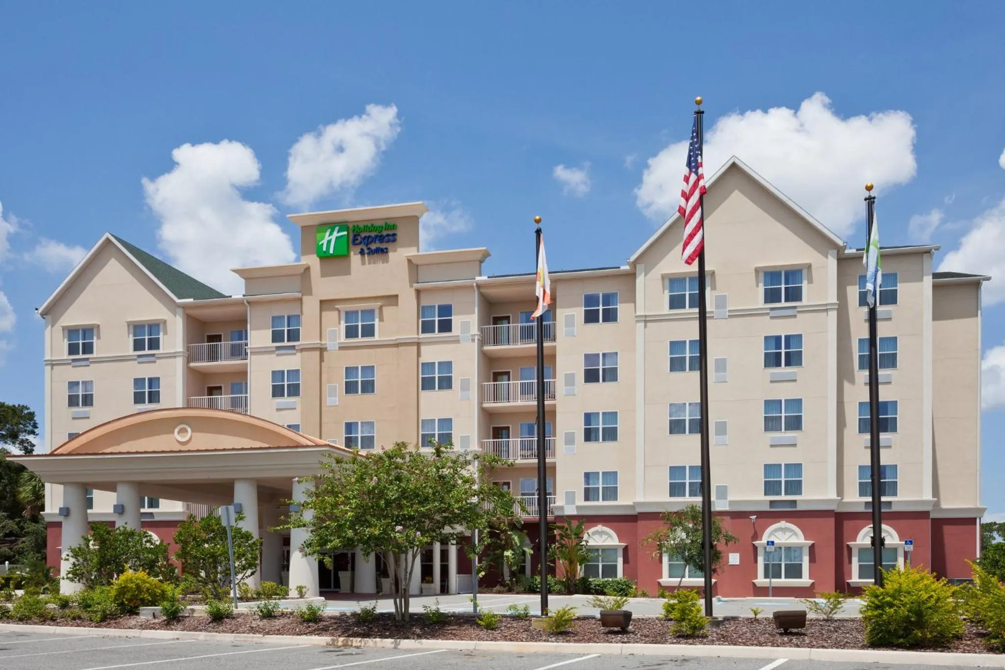Property building in Holiday Inn Express & Suites Lakeland North I-4 by IHG