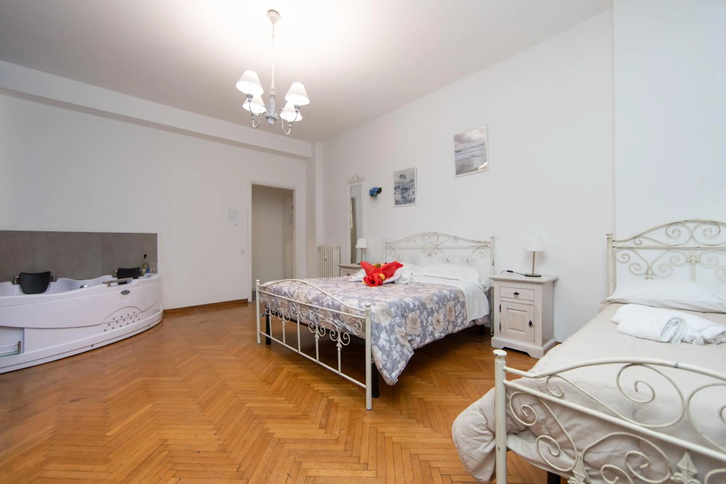 Hot Tub, Bed in L'Imperiale RomaTrastevere