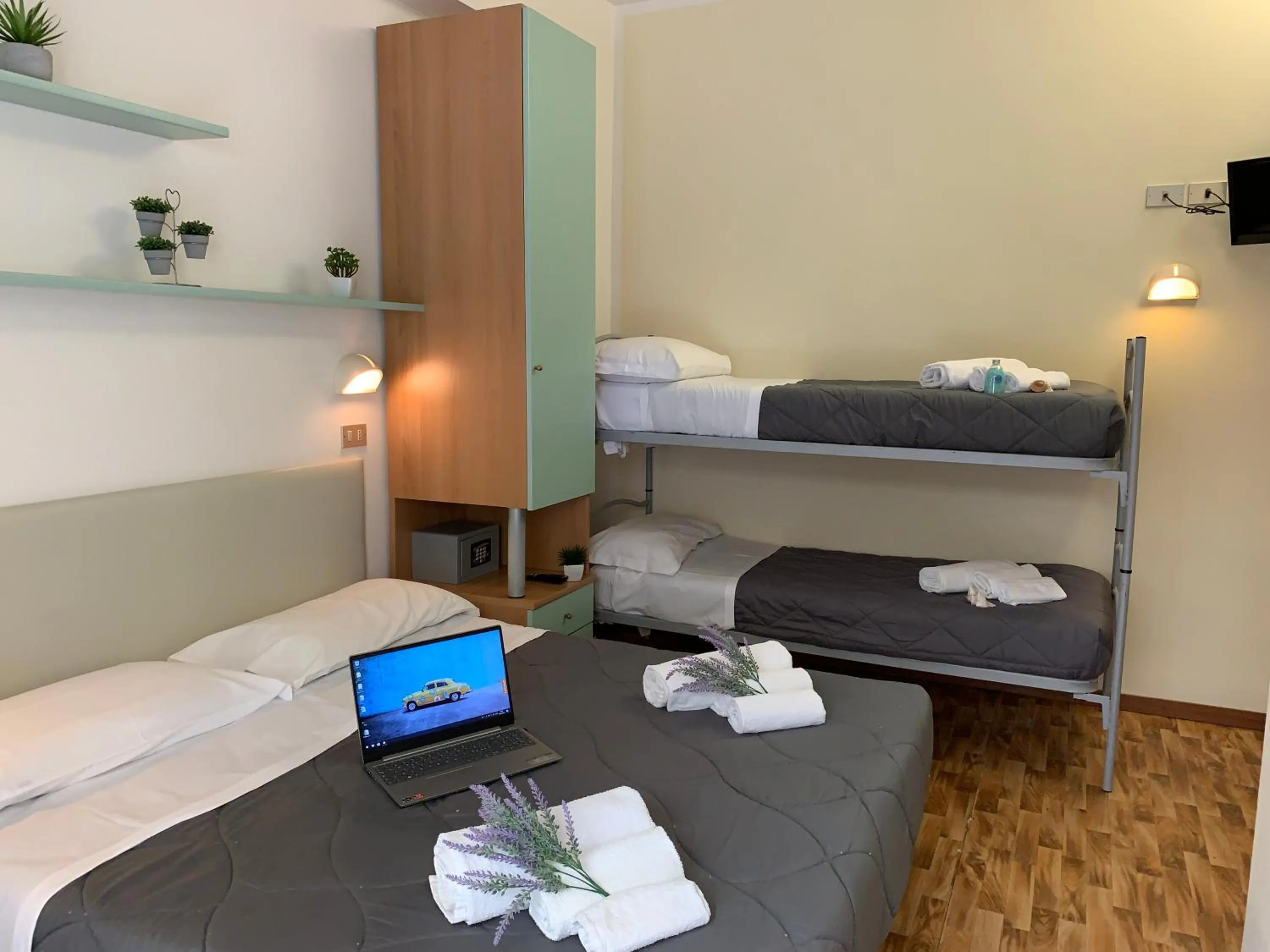 bunk bed in Hotel Palma Benessere