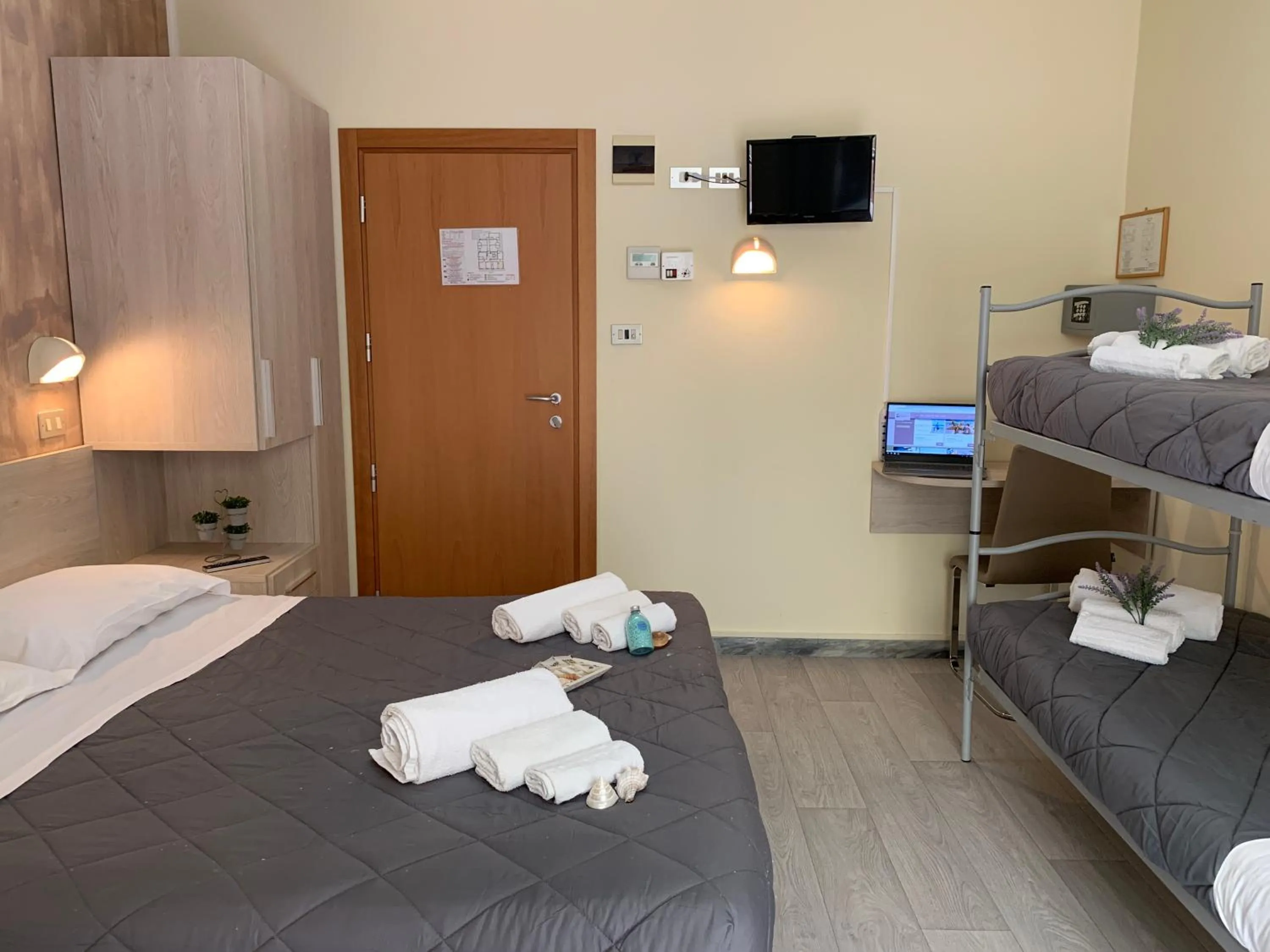 Photo of the whole room in Hotel Palma Benessere