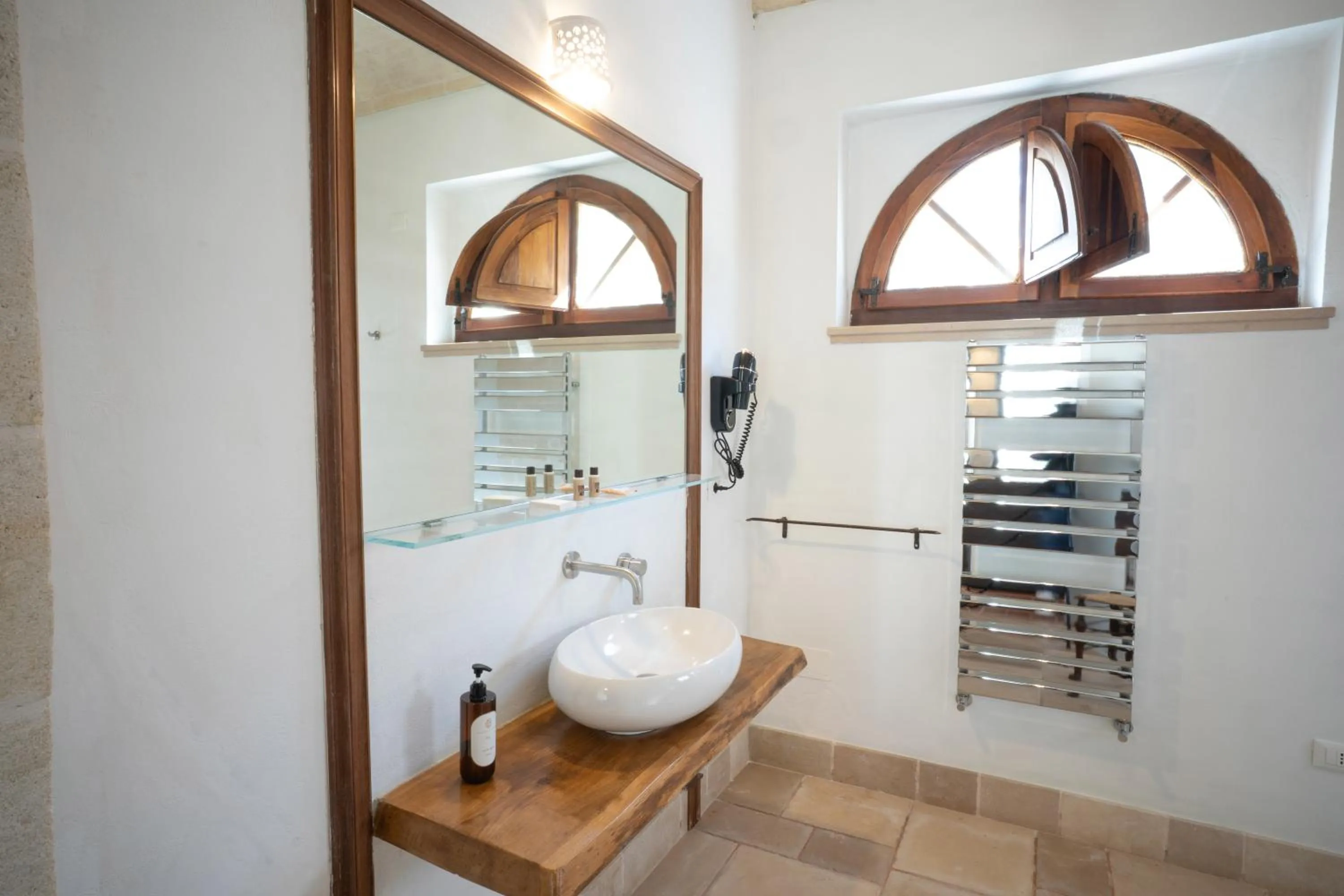 Bathroom in Masseria Le Lamie