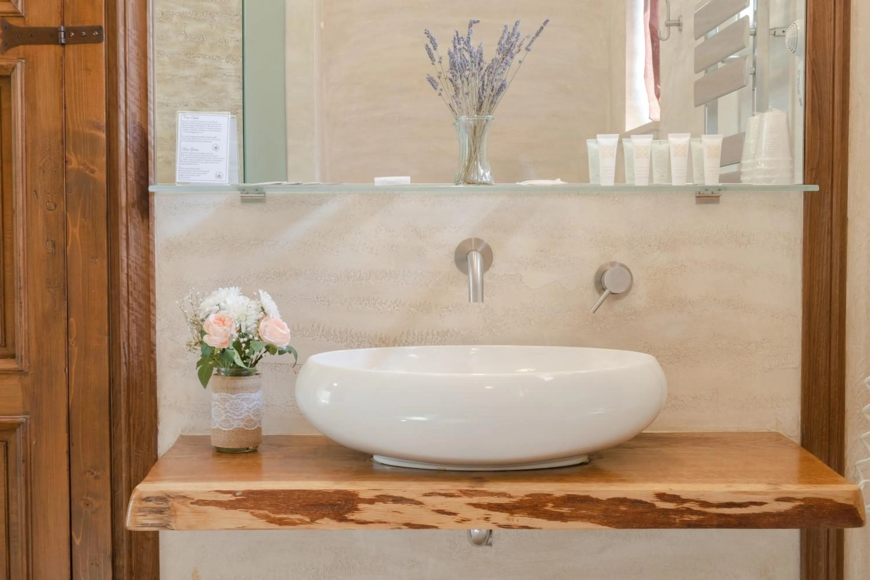 Bathroom in Masseria Le Lamie