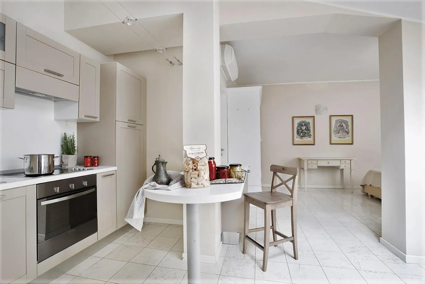 Kitchen or kitchenette in Adriano Residence