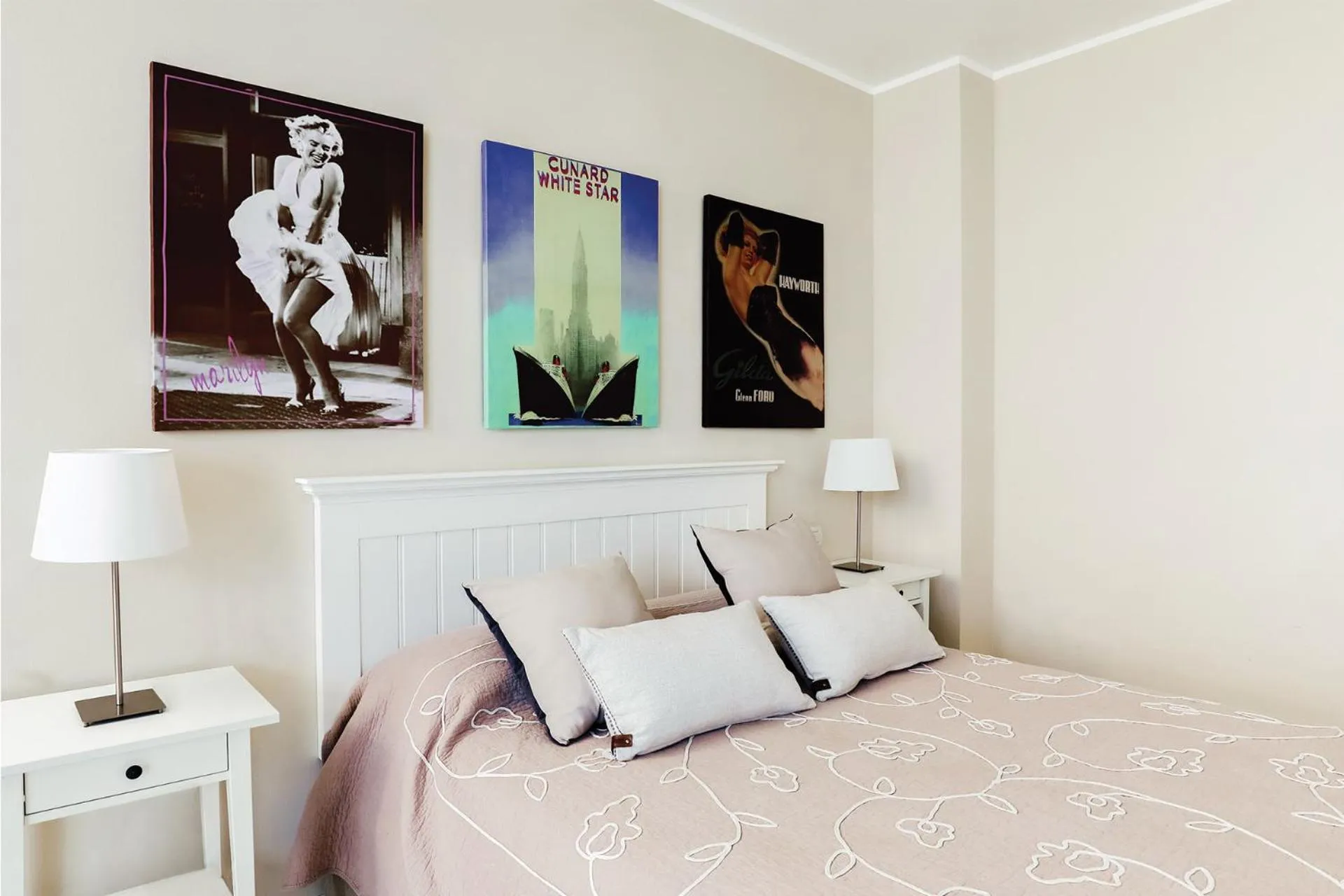 Bed in Adriano Residence