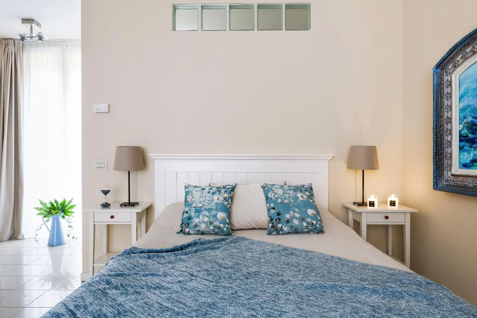 Bed in Adriano Residence