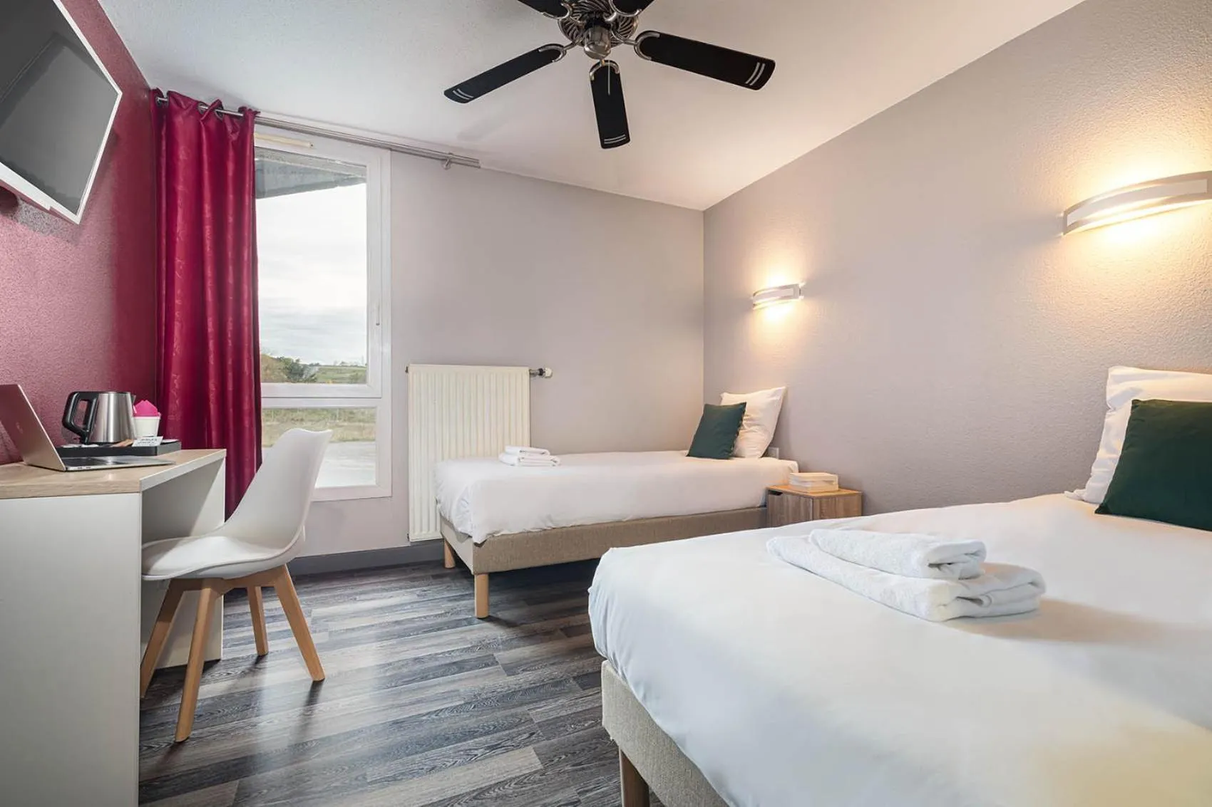 Bedroom, Bed in Logis Hôtel Restaurant L'Abri