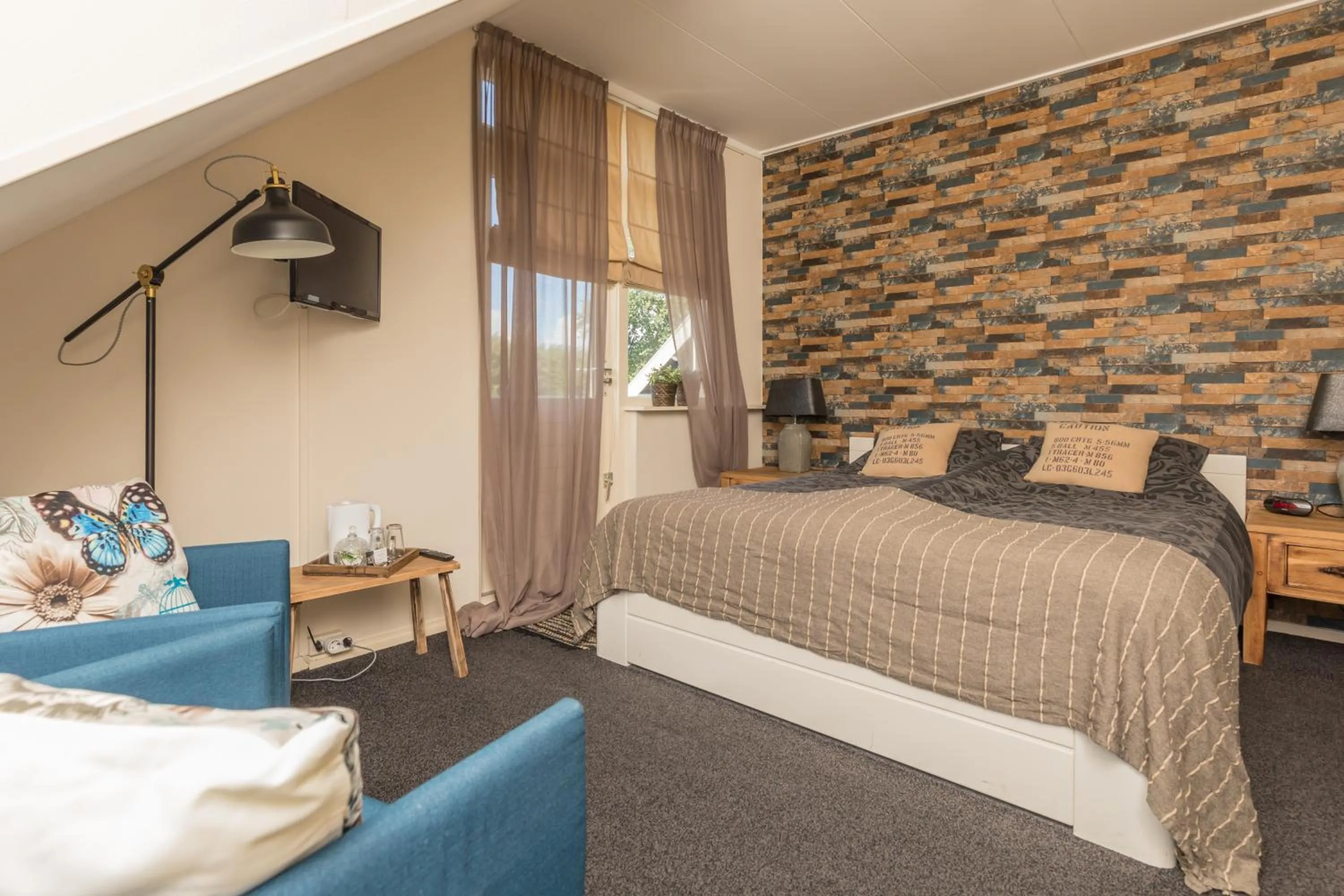 Bedroom, Bed in Hotel-Restaurant van der Weijde