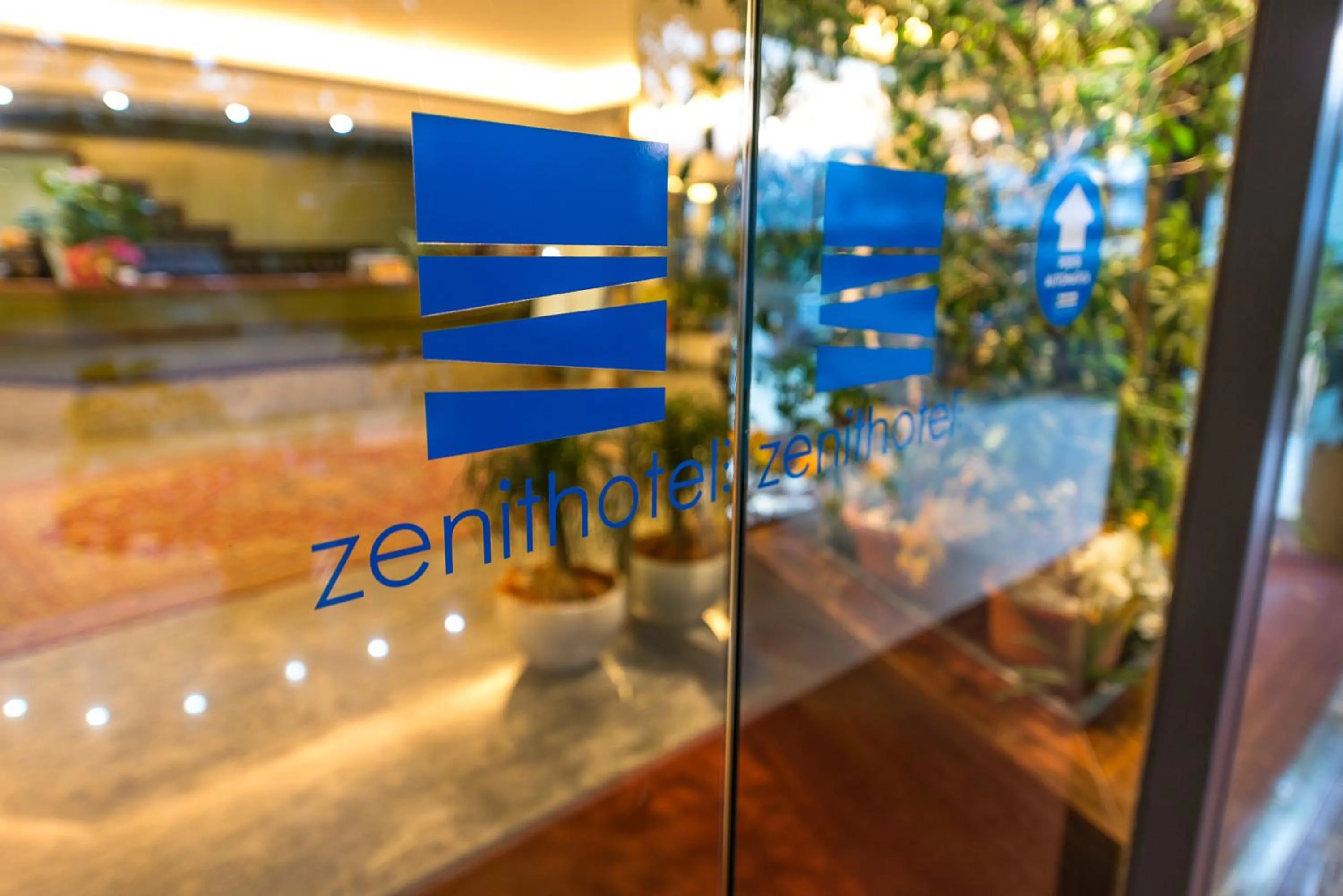 Facade/entrance in Zenit Hotel