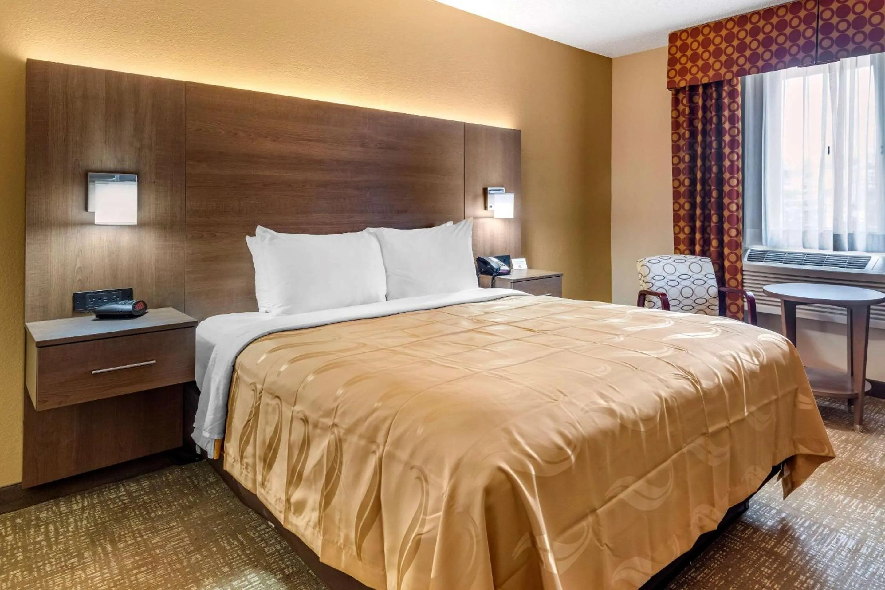 Photo of the whole room, Bed in Quality Inn Sanford - Kennebunk