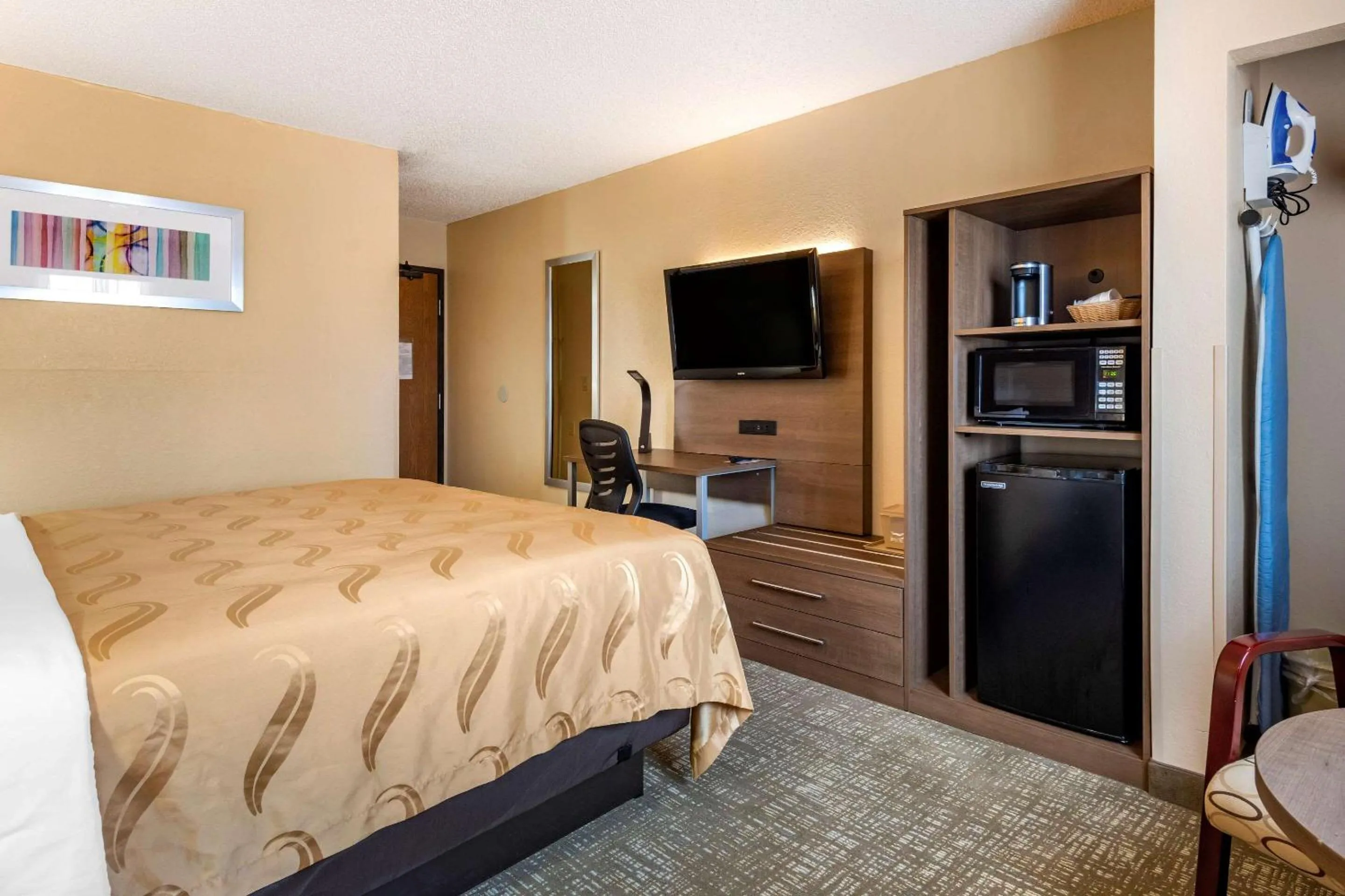 Photo of the whole room, Bed in Quality Inn Sanford - Kennebunk