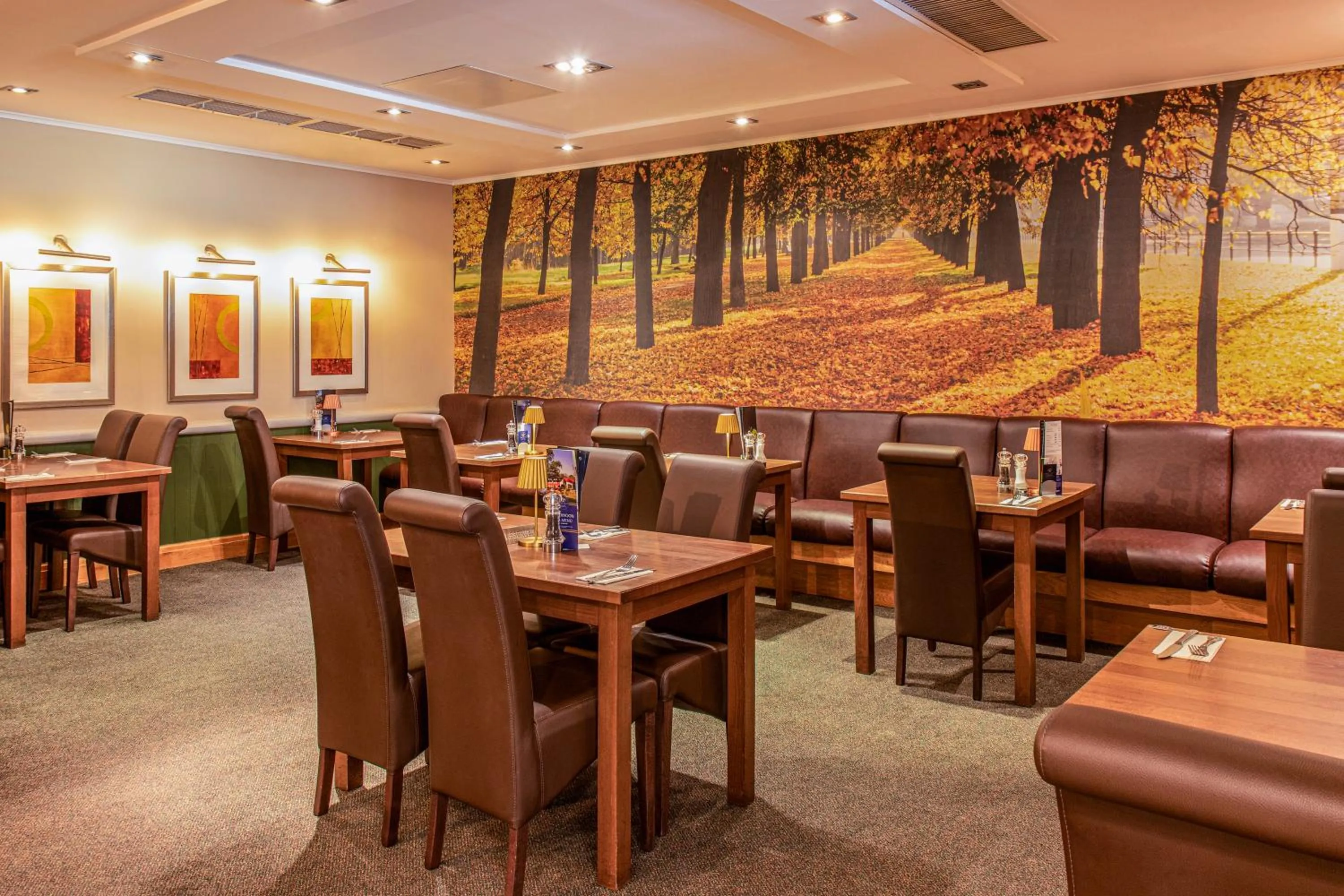 Restaurant/places to eat in Meon Valley Hotel, Golf & Country Club