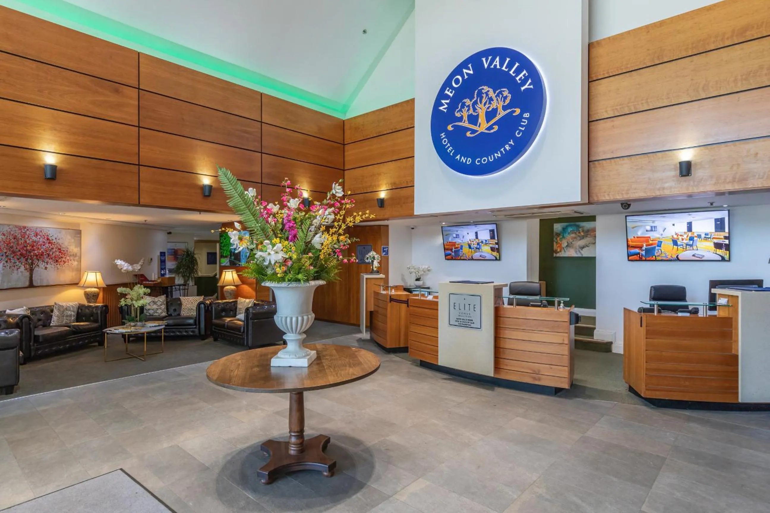 Lobby or reception in Meon Valley Hotel, Golf & Country Club
