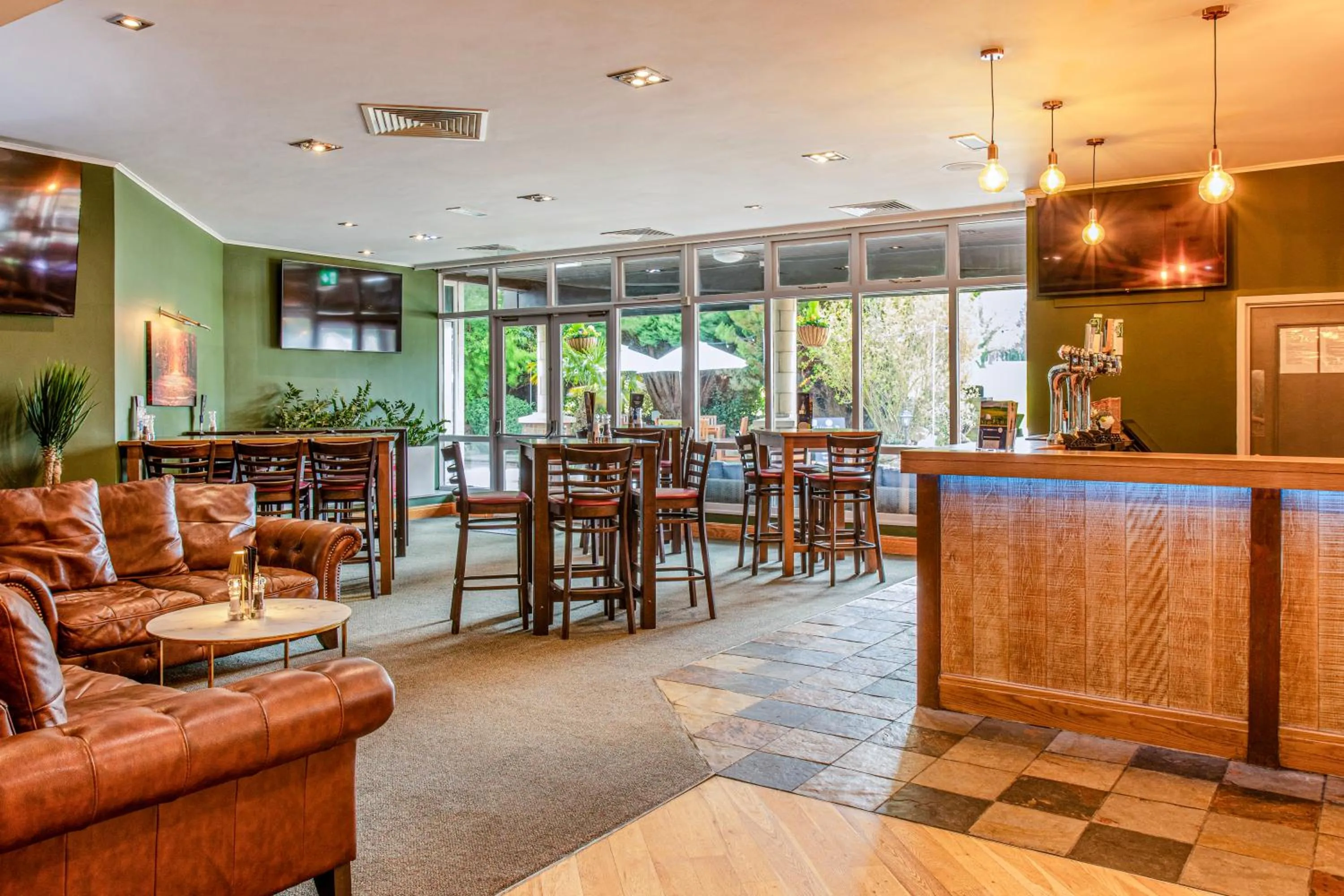 Restaurant/places to eat in Meon Valley Hotel, Golf & Country Club
