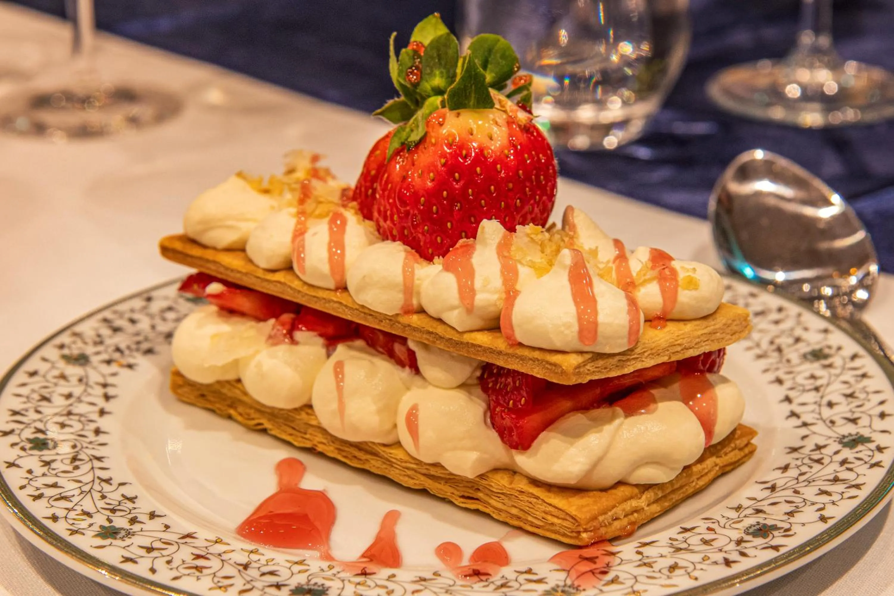 Food and drinks in Meon Valley Hotel, Golf & Country Club